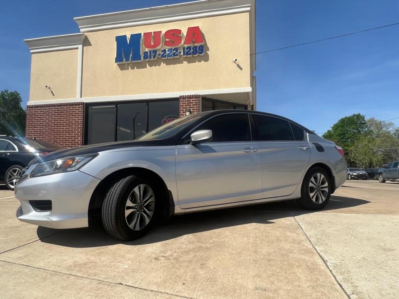 2013 Silver/ Black HONDA ACCORD LX (1HGCR2F36DA) with an 2.4L engine, Continuously Variable transmission, located at 4415 NE 28th St, Haltom City, TX, 76117, (817) 222-9334, 32.795322, -97.280937 - Photo #0