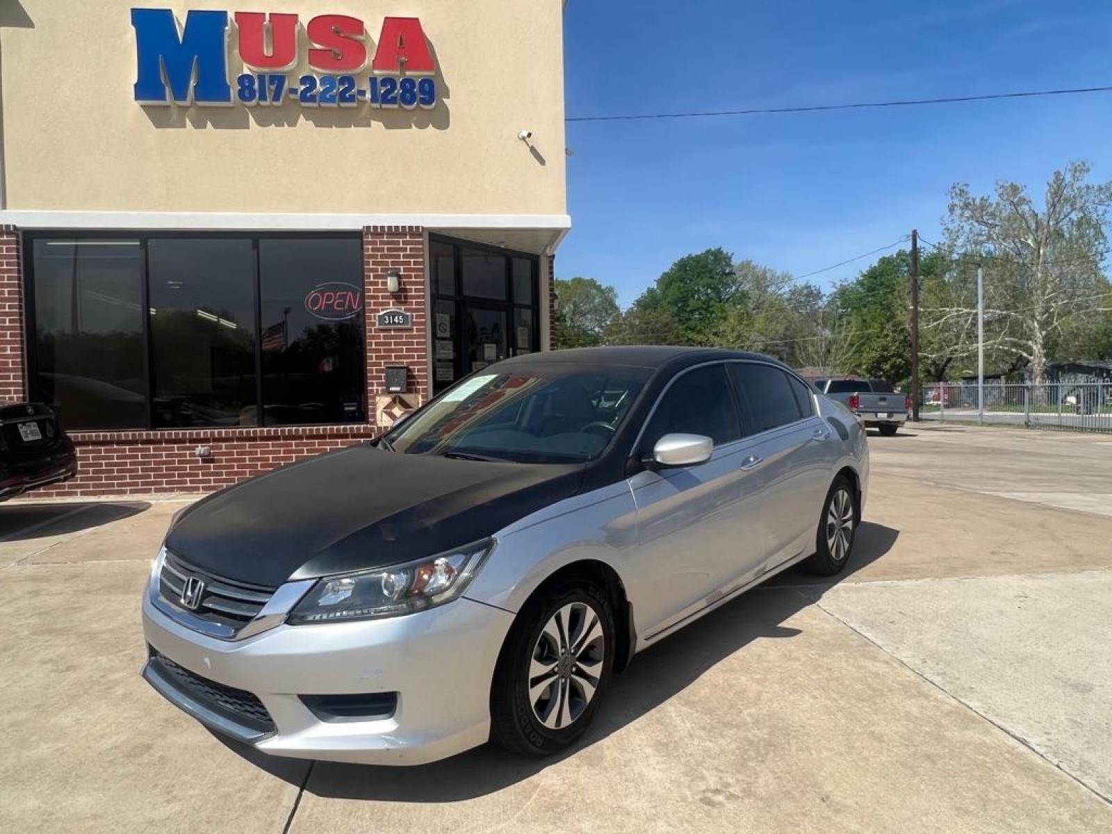 2013 Silver/ Black HONDA ACCORD LX (1HGCR2F36DA) with an 2.4L engine, Continuously Variable transmission, located at 4415 NE 28th St, Haltom City, TX, 76117, (817) 222-9334, 32.795322, -97.280937 - Photo #1