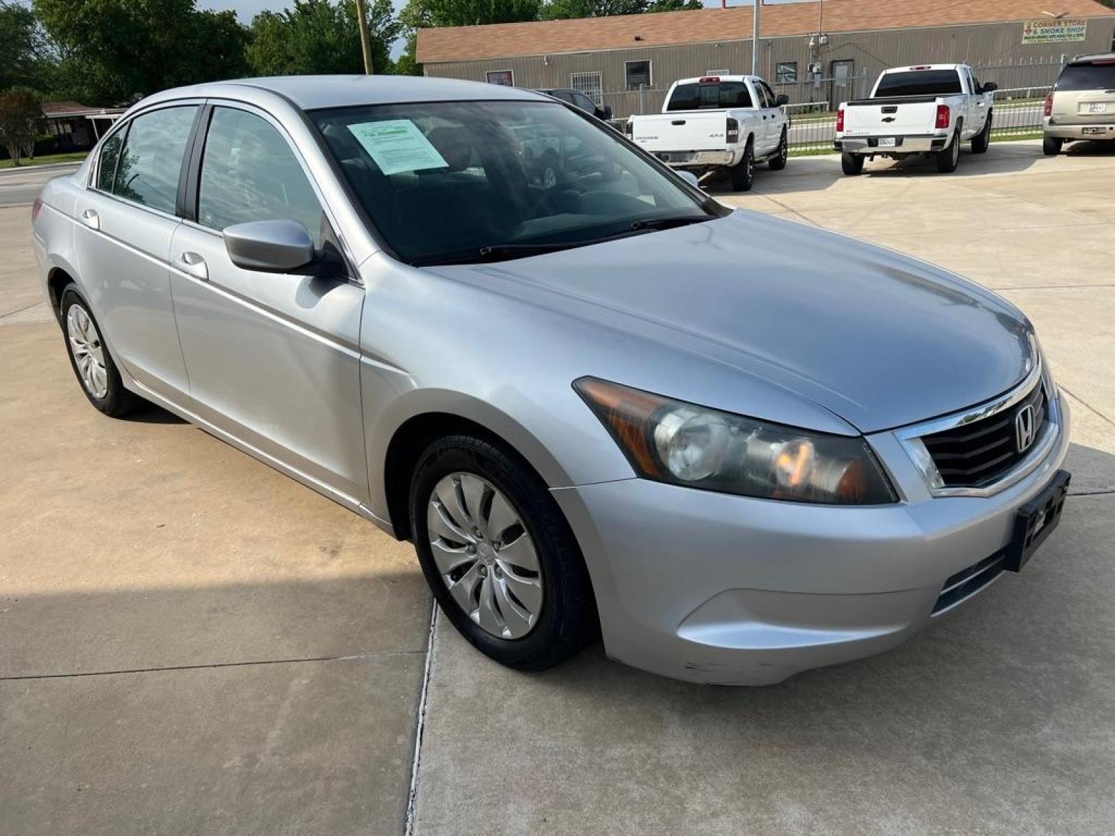2010 Gray HONDA ACCORD LX (1HGCP2F35AA) with an 2.4L engine, Automatic transmission, located at 4415 NE 28th St, Haltom City, TX, 76117, (817) 222-9334, 32.795322, -97.280937 - Photo #3
