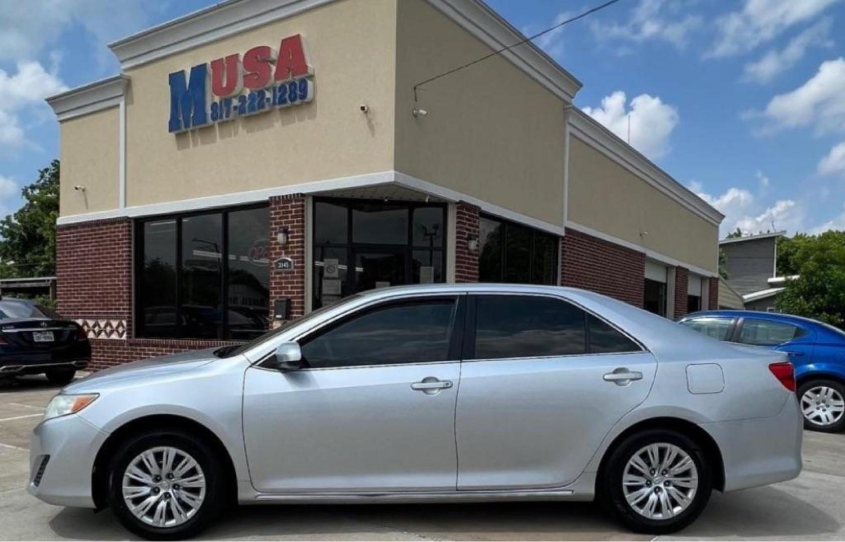 2012 SILVER TOYOTA CAMRY BASE (4T1BF1FK3CU) with an 2.5L engine, Automatic transmission, located at 4415 NE 28th St, Haltom City, TX, 76117, (817) 222-9334, 32.795322, -97.280937 - Photo#0