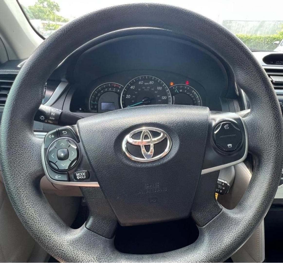 2012 SILVER TOYOTA CAMRY BASE (4T1BF1FK3CU) with an 2.5L engine, Automatic transmission, located at 4415 NE 28th St, Haltom City, TX, 76117, (817) 222-9334, 32.795322, -97.280937 - Photo#7