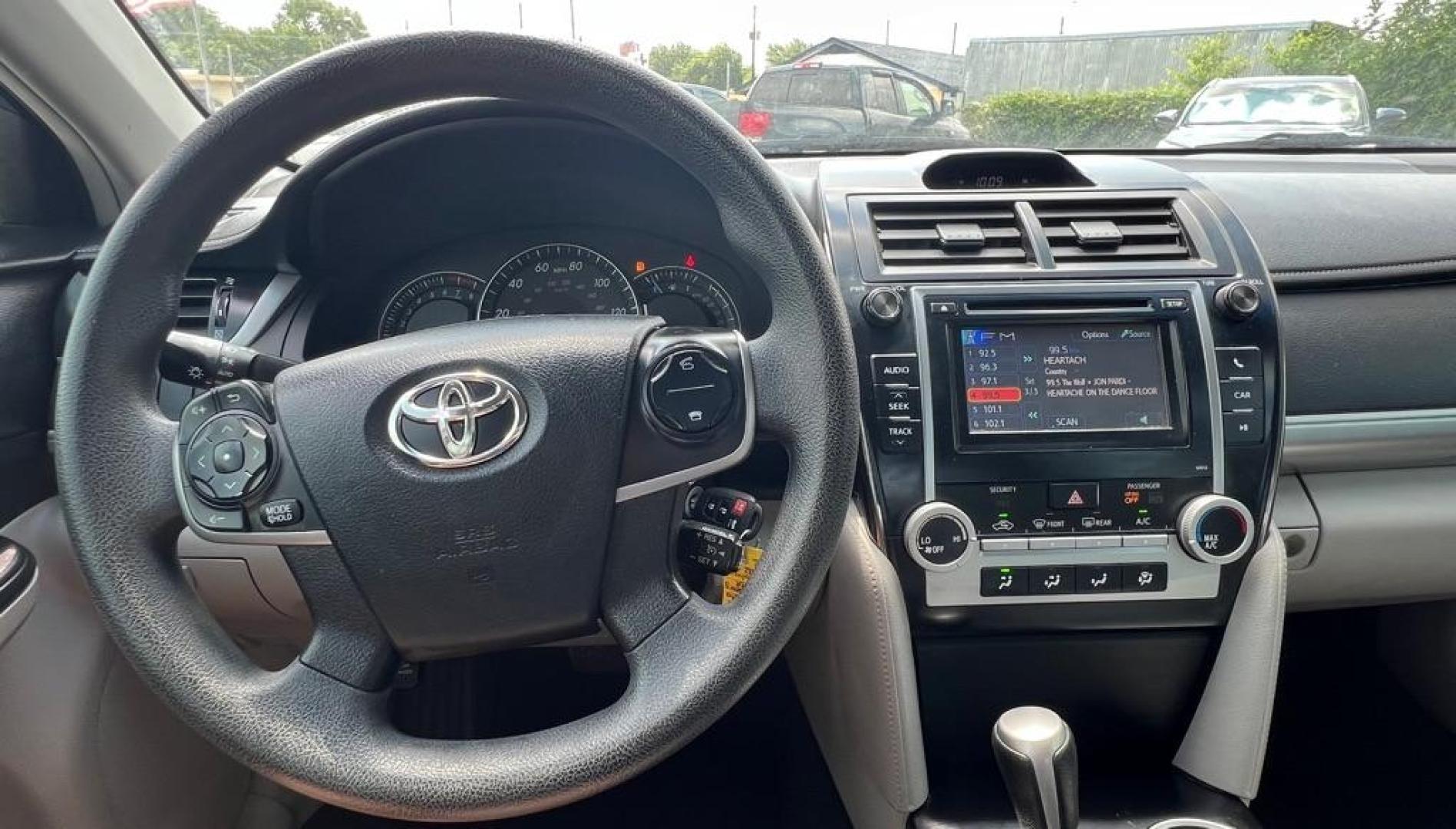 2012 SILVER TOYOTA CAMRY BASE (4T1BF1FK3CU) with an 2.5L engine, Automatic transmission, located at 4415 NE 28th St, Haltom City, TX, 76117, (817) 222-9334, 32.795322, -97.280937 - Photo#13