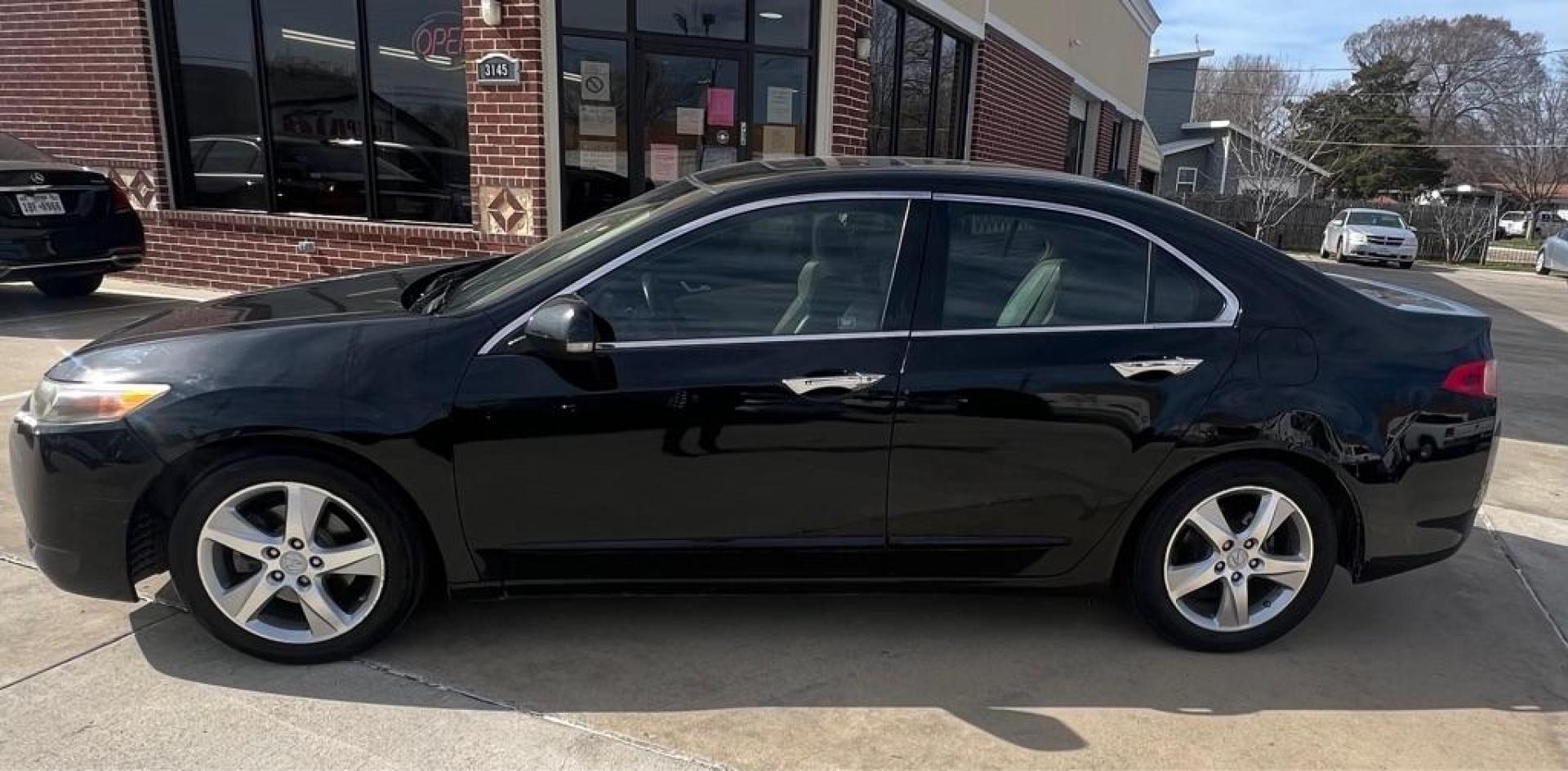 2011 BLACK ACURA TSX (JH4CU2F68BC) with an 2.4L engine, Automatic transmission, located at 4415 NE 28th St, Haltom City, TX, 76117, (817) 222-9334, 32.795322, -97.280937 - Photo#6