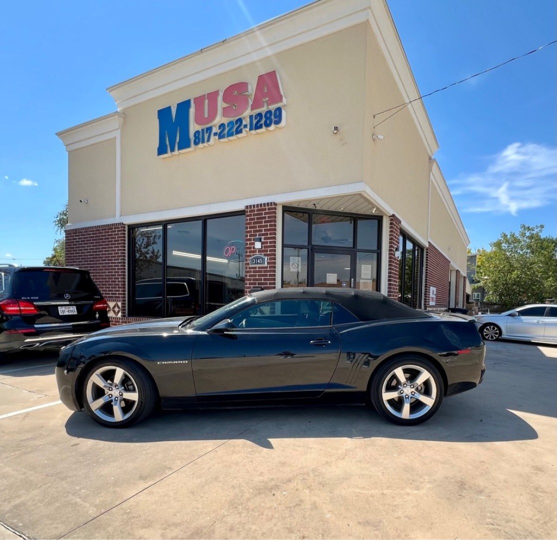 2011 BLACK CHEVROLET CAMARO LT (2G1FC3DD6B9) with an 3.6L engine, Automatic transmission, located at 4415 NE 28th St, Haltom City, TX, 76117, (817) 222-9334, 32.795322, -97.280937- Photo#2