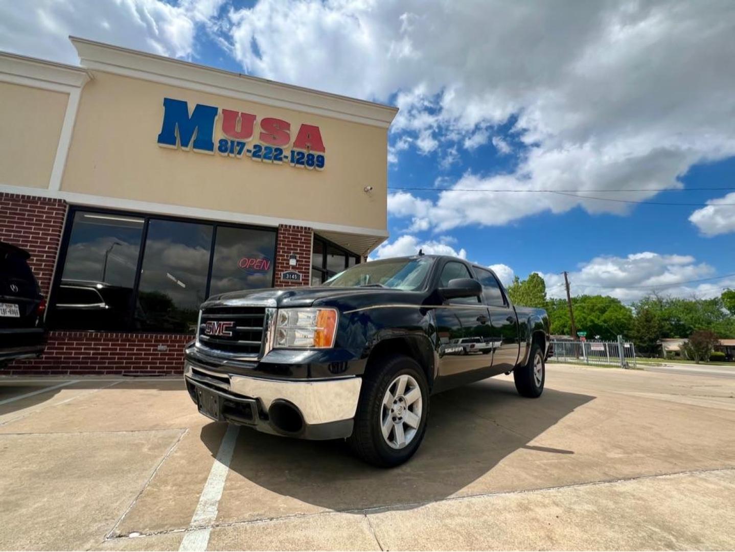 2010 BLACK GMC SIERRA 1500 SL (3GTRCUEA1AG) with an 4.8L engine, Automatic transmission, located at 4415 NE 28th St, Haltom City, TX, 76117, (817) 222-9334, 32.795322, -97.280937 - Photo#0