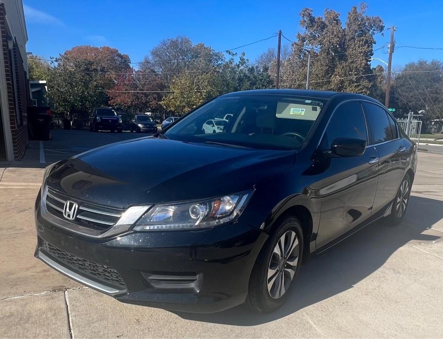 2013 BLACK HONDA ACCORD ULX (1HGCR2F30DA) with an 2.4L engine, Continuously Variable transmission, located at 4415 NE 28th St, Haltom City, TX, 76117, (817) 222-9334, 32.795322, -97.280937 - Photo#1
