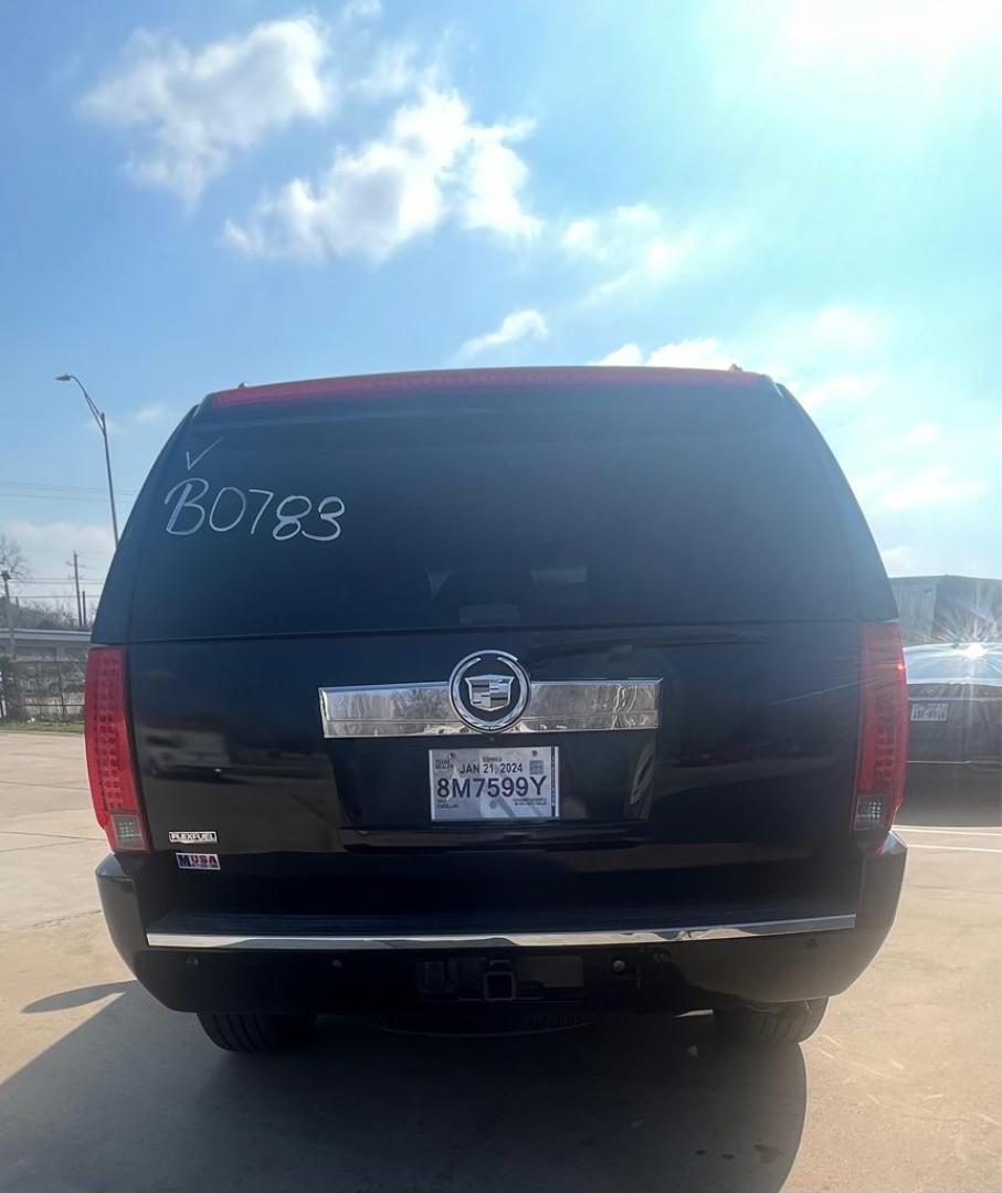 2010 BLACK CADILLAC ESCALADE LUXURY (1GYUCBEF4AR) with an 6.2L engine, Automatic transmission, located at 4415 NE 28th St, Haltom City, TX, 76117, (817) 222-9334, 32.795322, -97.280937- Photo#7