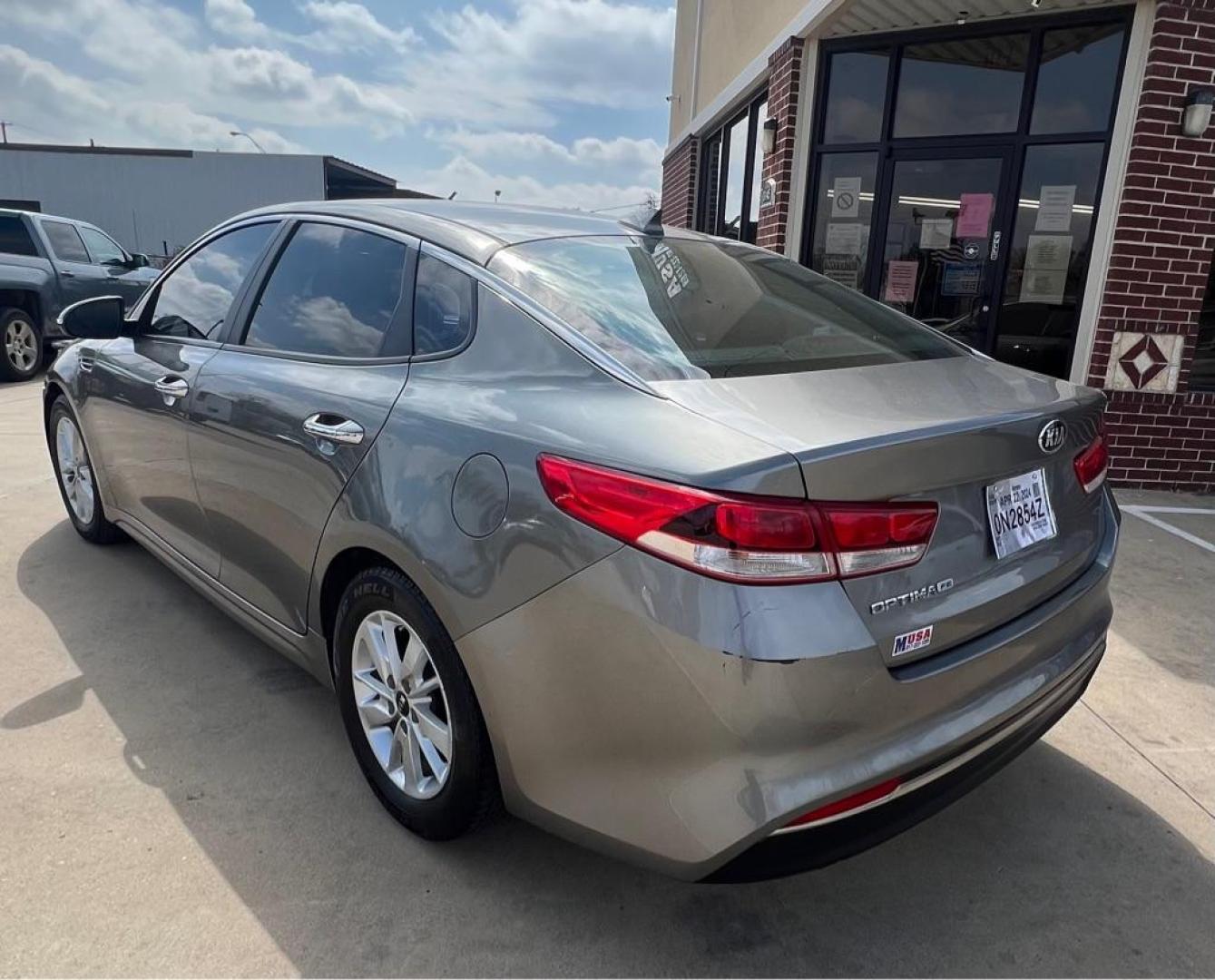 2017 SILVER KIA OPTIMA LX (5XXGT4L37HG) with an 2.4L engine, Automatic transmission, located at 4415 NE 28th St, Haltom City, TX, 76117, (817) 222-9334, 32.795322, -97.280937 - Photo#2