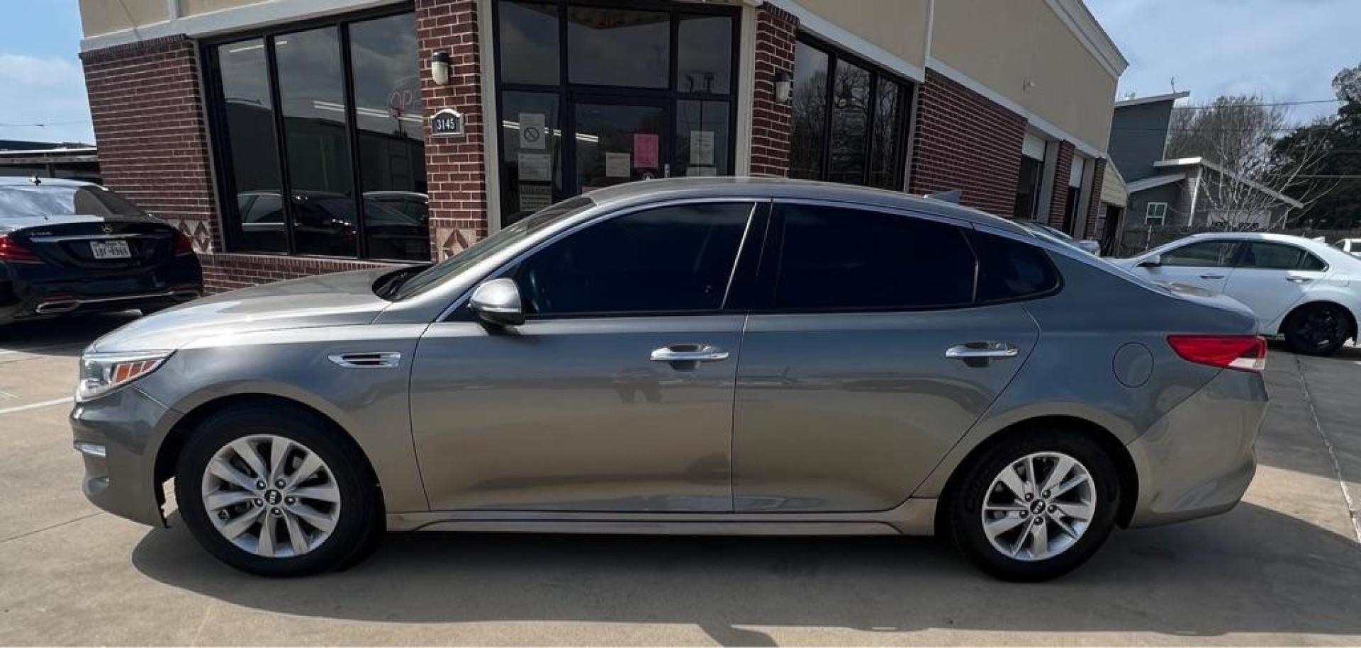 2017 SILVER KIA OPTIMA LX (5XXGT4L37HG) with an 2.4L engine, Automatic transmission, located at 4415 NE 28th St, Haltom City, TX, 76117, (817) 222-9334, 32.795322, -97.280937 - Photo#6