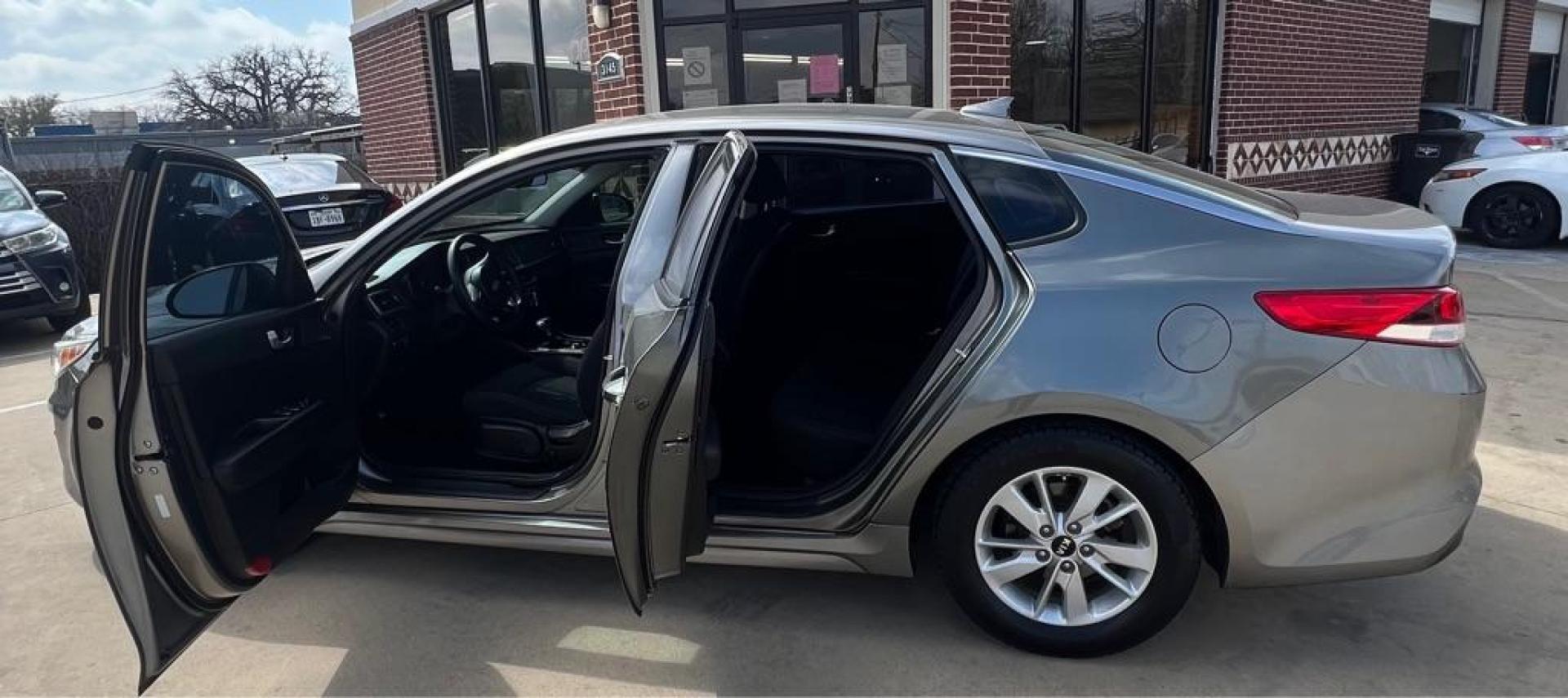2017 SILVER KIA OPTIMA LX (5XXGT4L37HG) with an 2.4L engine, Automatic transmission, located at 4415 NE 28th St, Haltom City, TX, 76117, (817) 222-9334, 32.795322, -97.280937 - Photo#9