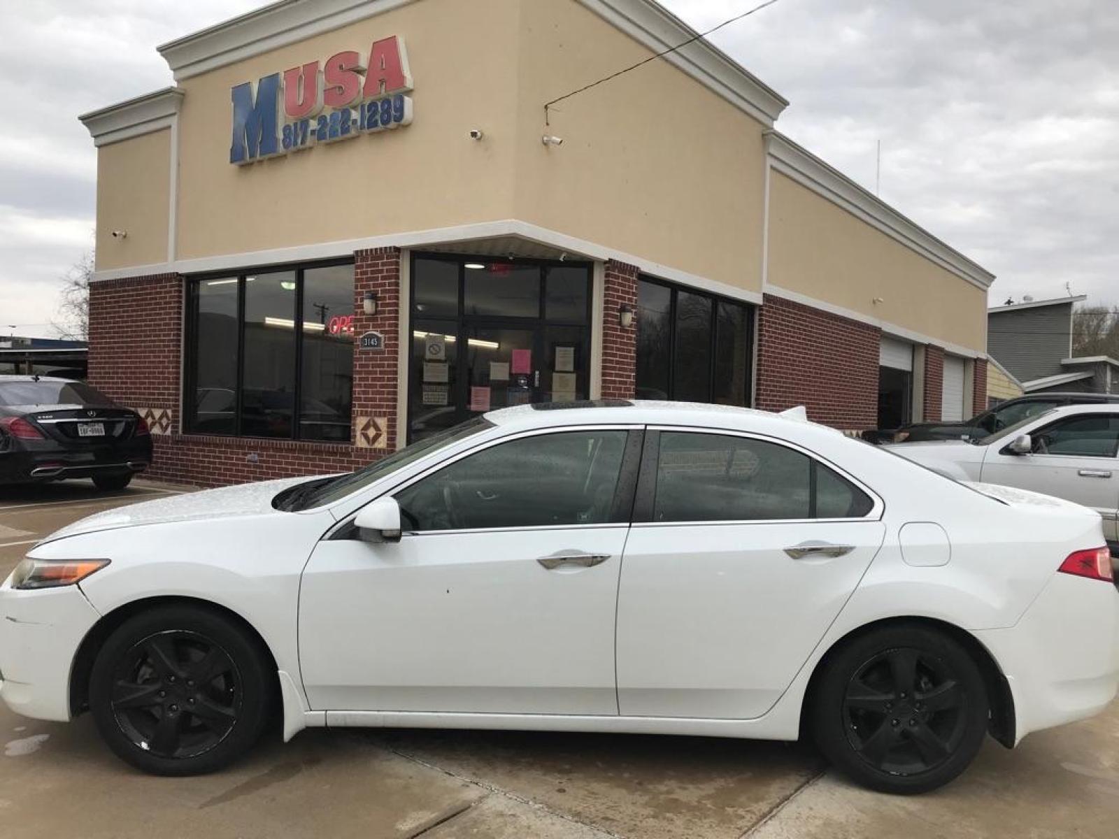 2013 White ACURA TSX TECH (JH4CU2F68DC) with an 2.4L engine, Automatic transmission, located at 4415 NE 28th St, Haltom City, TX, 76117, (817) 222-9334, 32.795322, -97.280937 - Photo #0