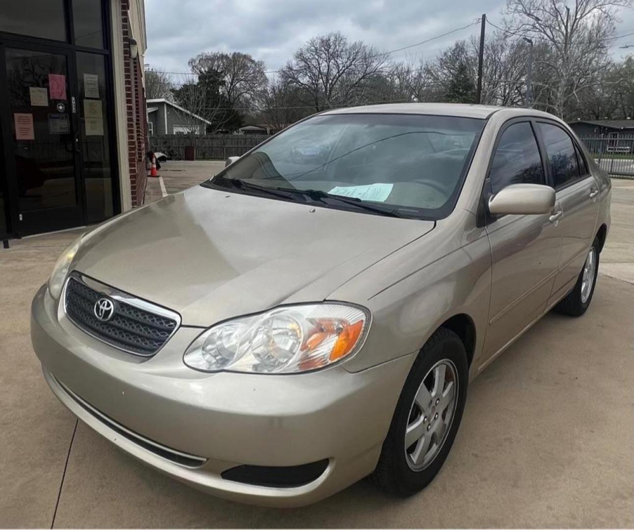 2005 TAN TOYOTA COROLLA CE (1NXBR32E45Z) with an 1.8L engine, Automatic transmission, located at 4415 NE 28th St, Haltom City, TX, 76117, (817) 222-9334, 32.795322, -97.280937 - Photo#1