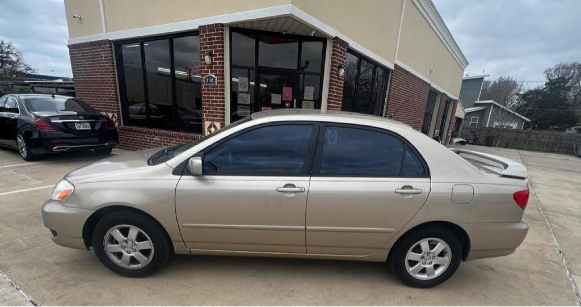 2005 TAN TOYOTA COROLLA CE (1NXBR32E45Z) with an 1.8L engine, Automatic transmission, located at 4415 NE 28th St, Haltom City, TX, 76117, (817) 222-9334, 32.795322, -97.280937 - Photo#6