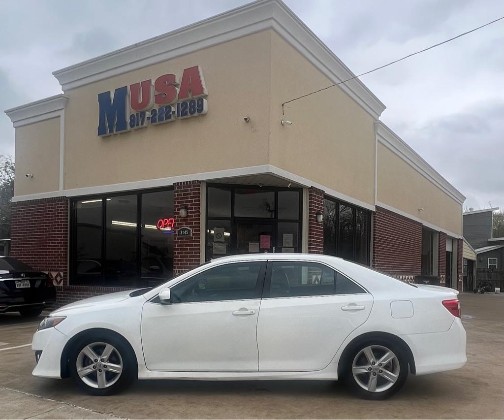 photo of 2014 TOYOTA CAMRY 4DR