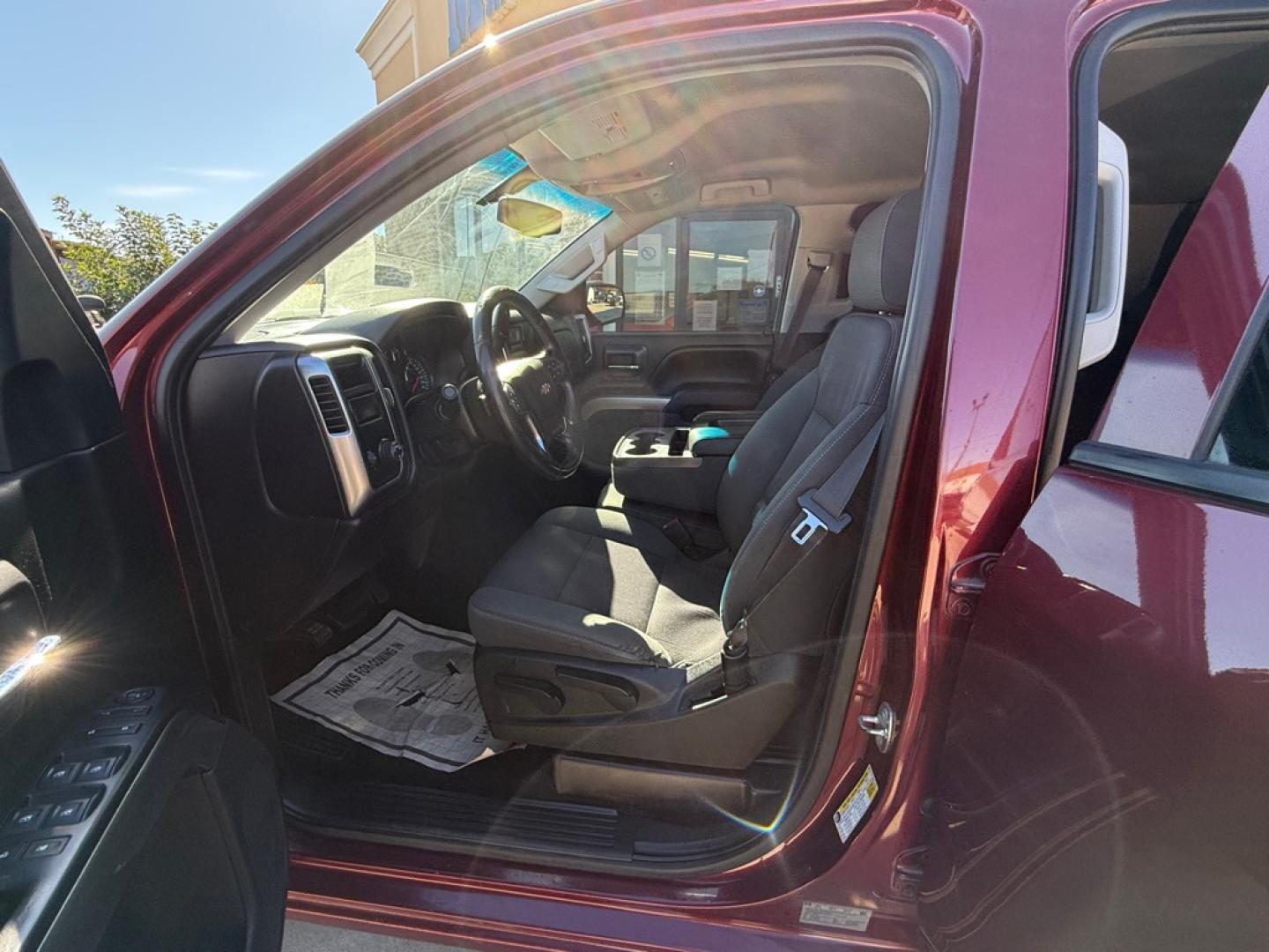 2015 RED CHEVROLET SILVERADO 1500 LT (3GCPCREC0FG) with an 5.3L engine, Automatic transmission, located at 4415 NE 28th St, Haltom City, TX, 76117, (817) 222-9334, 32.795322, -97.280937- Photo#7