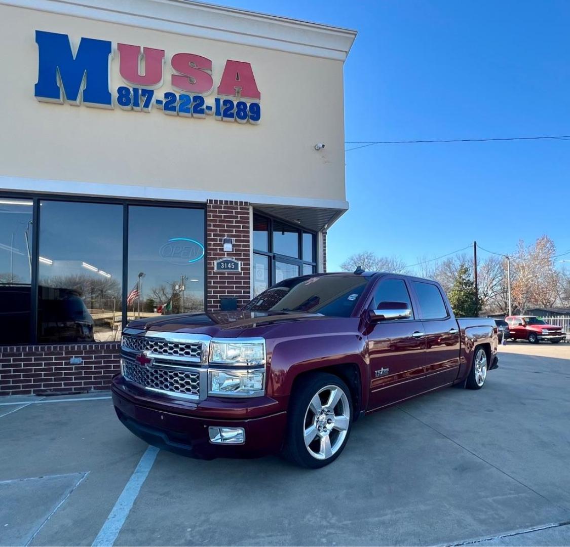 2015 RED CHEVROLET SILVERADO 1500 LT (3GCPCREC0FG) with an 5.3L engine, Automatic transmission, located at 4415 NE 28th St, Haltom City, TX, 76117, (817) 222-9334, 32.795322, -97.280937 - Photo#5