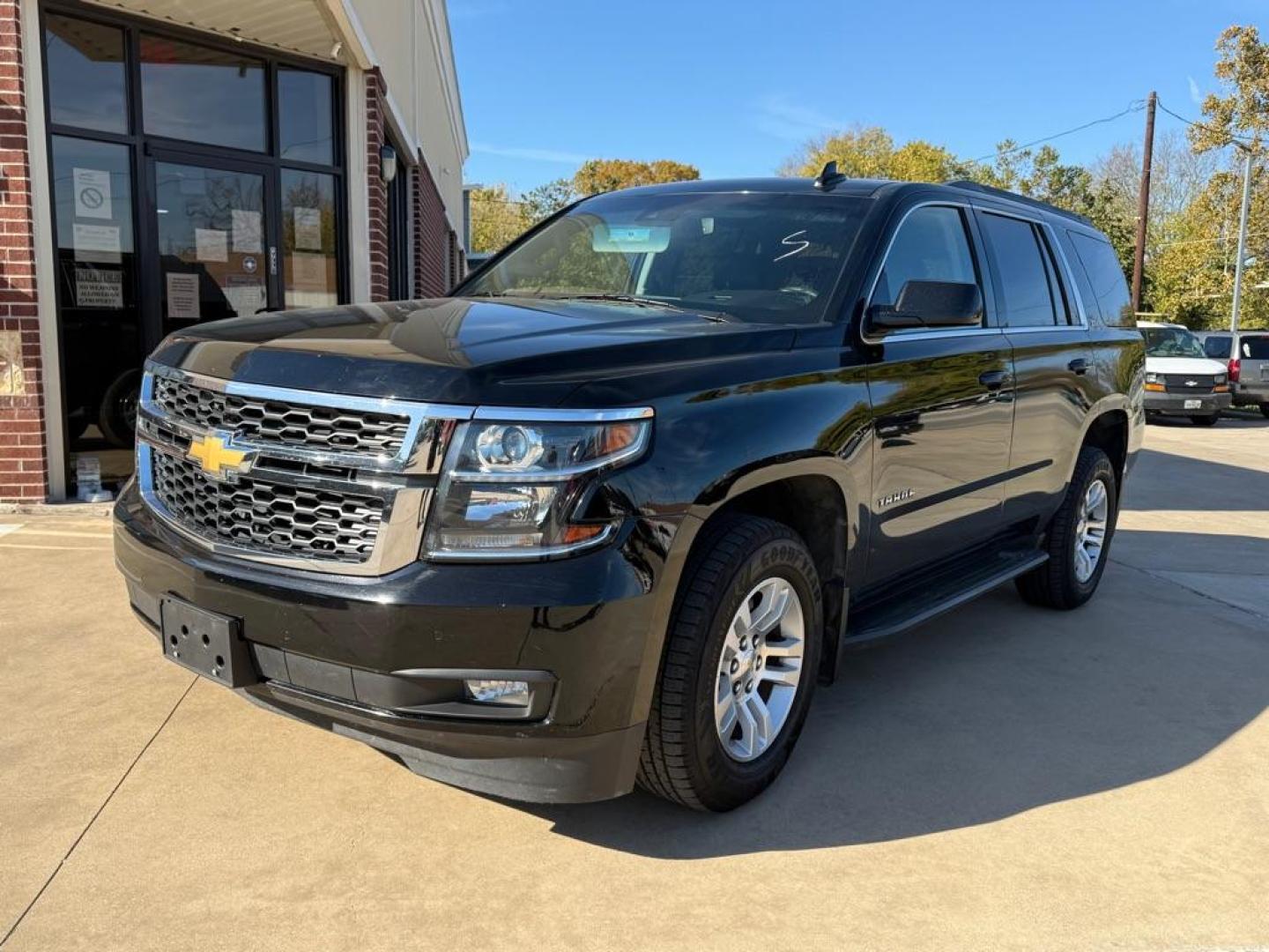 2017 Black CHEVROLET TAHOE 1500 LT (1GNSKBKC3HR) with an 5.3L engine, Automatic transmission, located at 4415 NE 28th St, Haltom City, TX, 76117, (817) 222-9334, 32.795322, -97.280937 - Photo#1
