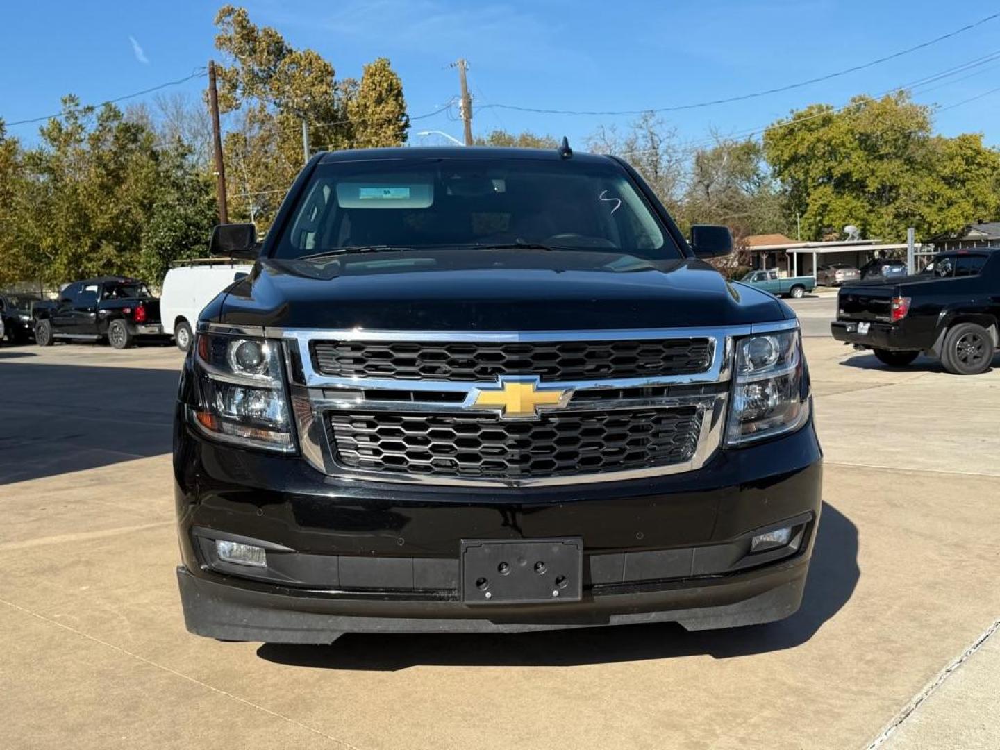 2017 Black CHEVROLET TAHOE 1500 LT (1GNSKBKC3HR) with an 5.3L engine, Automatic transmission, located at 4415 NE 28th St, Haltom City, TX, 76117, (817) 222-9334, 32.795322, -97.280937 - Photo#4
