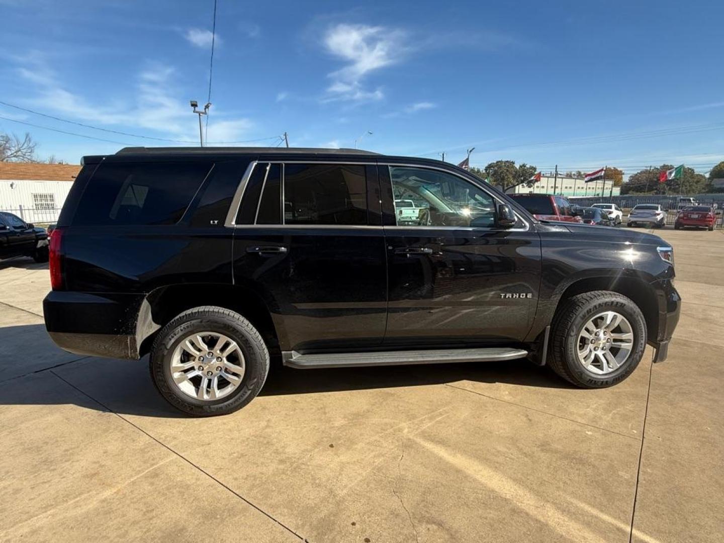 2017 Black CHEVROLET TAHOE 1500 LT (1GNSKBKC3HR) with an 5.3L engine, Automatic transmission, located at 4415 NE 28th St, Haltom City, TX, 76117, (817) 222-9334, 32.795322, -97.280937 - Photo#7