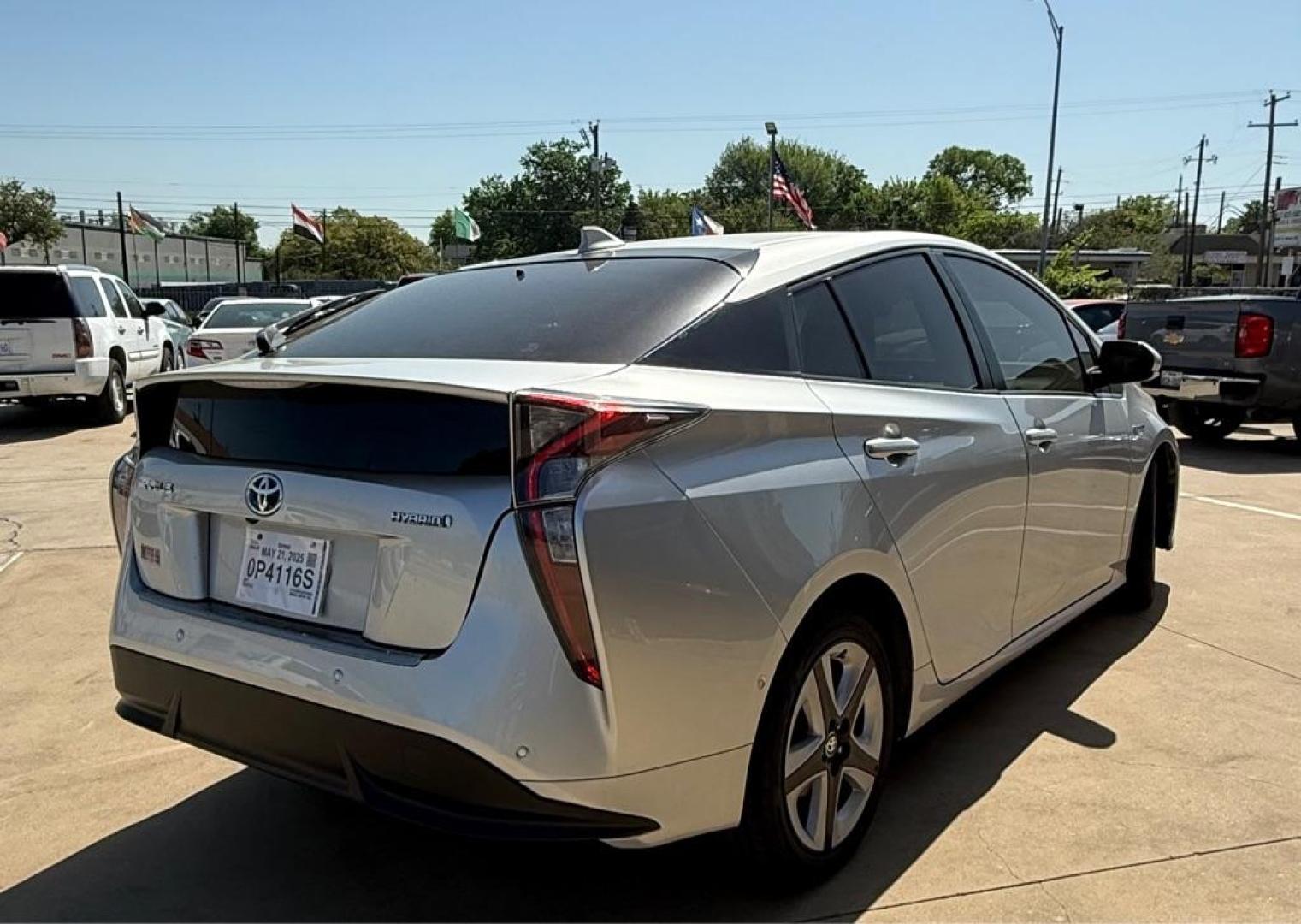 2017 SILVER TOYOTA PRIUS (JTDKARFU0H3) with an 1.8L engine, Continuously Variable transmission, located at 4415 NE 28th St, Haltom City, TX, 76117, (817) 222-9334, 32.795322, -97.280937 - Photo#3