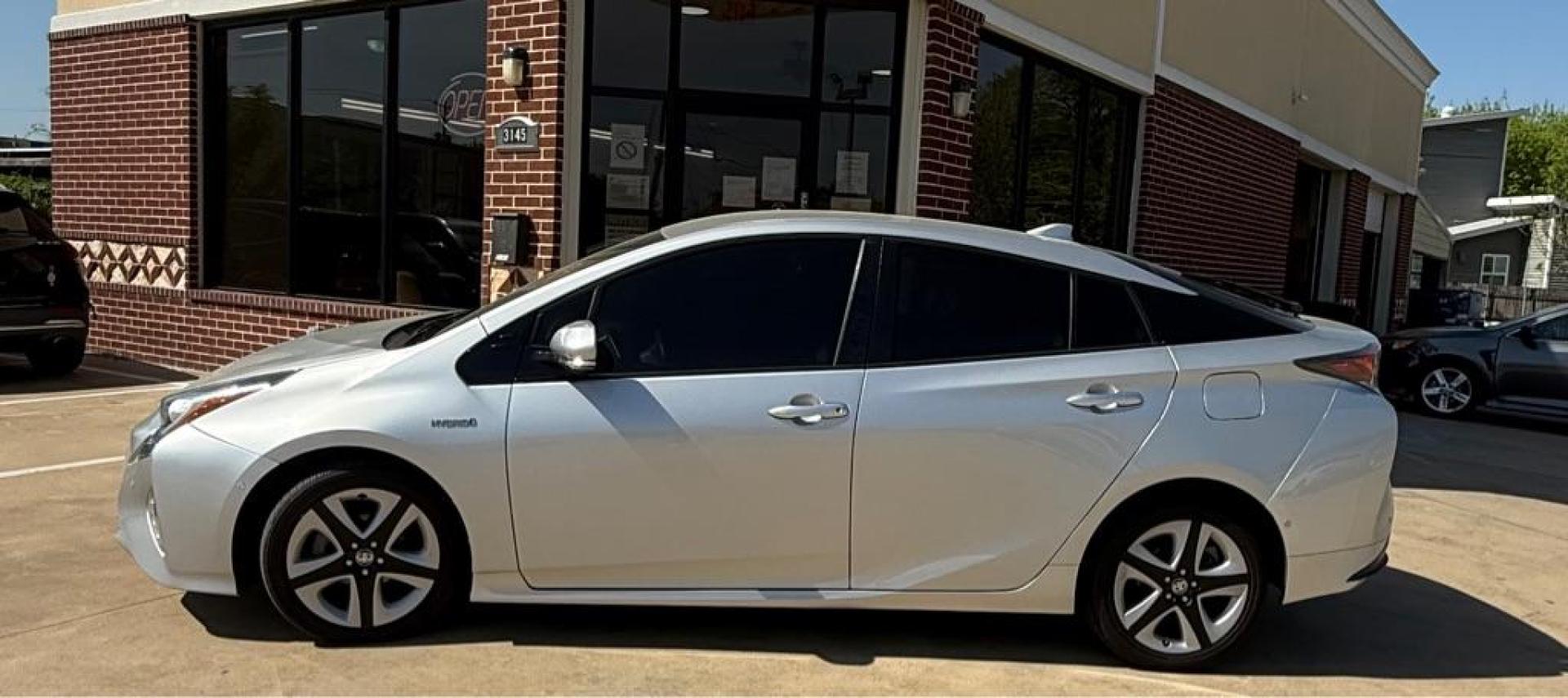 2017 SILVER TOYOTA PRIUS (JTDKARFU0H3) with an 1.8L engine, Continuously Variable transmission, located at 4415 NE 28th St, Haltom City, TX, 76117, (817) 222-9334, 32.795322, -97.280937 - Photo#6