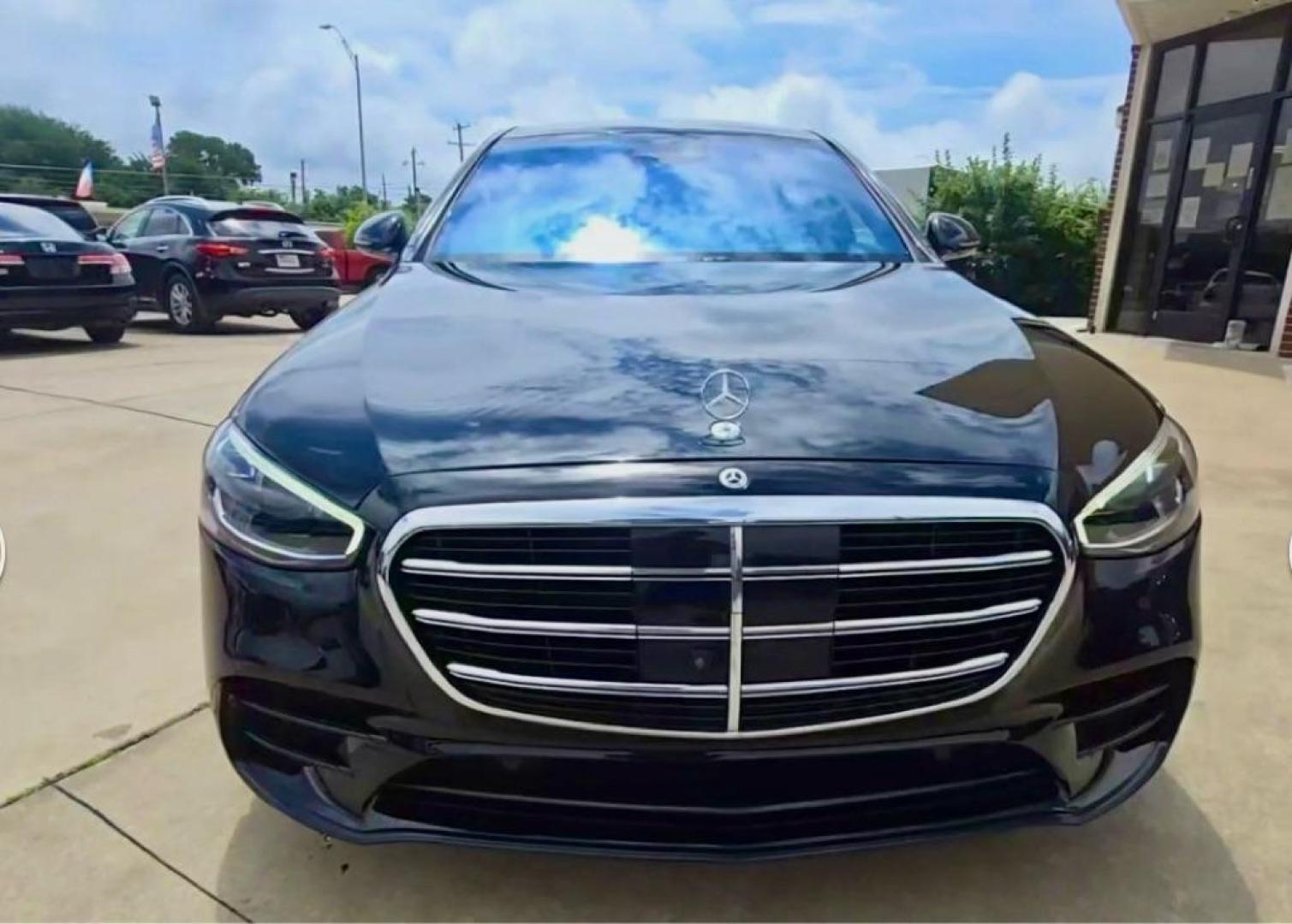 2022 Black MERCEDES-BENZ S-CLASS S580 4MATIC (W1K6G7GB3NA) with an 4.0L engine, Automatic transmission, located at 4415 NE 28th St, Haltom City, TX, 76117, (817) 222-9334, 32.795322, -97.280937 - Photo#0