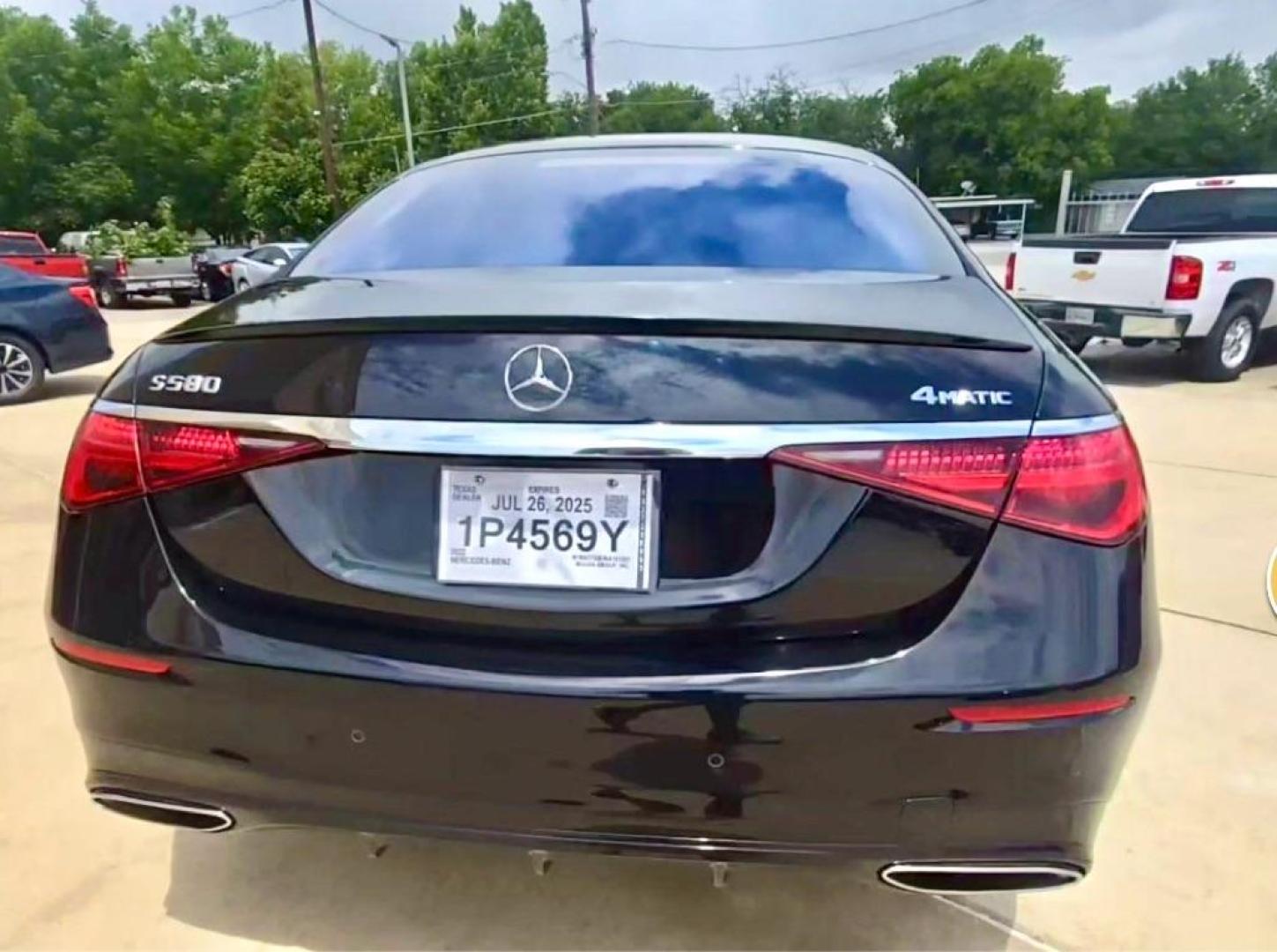 2022 Black MERCEDES-BENZ S-CLASS S580 4MATIC (W1K6G7GB3NA) with an 4.0L engine, Automatic transmission, located at 4415 NE 28th St, Haltom City, TX, 76117, (817) 222-9334, 32.795322, -97.280937 - Photo#3
