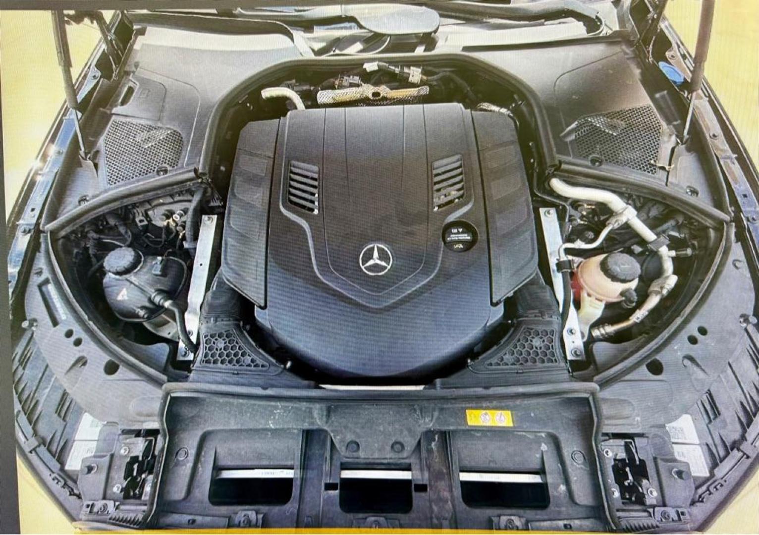 2022 Black MERCEDES-BENZ S-CLASS S580 4MATIC (W1K6G7GB3NA) with an 4.0L engine, Automatic transmission, located at 4415 NE 28th St, Haltom City, TX, 76117, (817) 222-9334, 32.795322, -97.280937 - Photo#4
