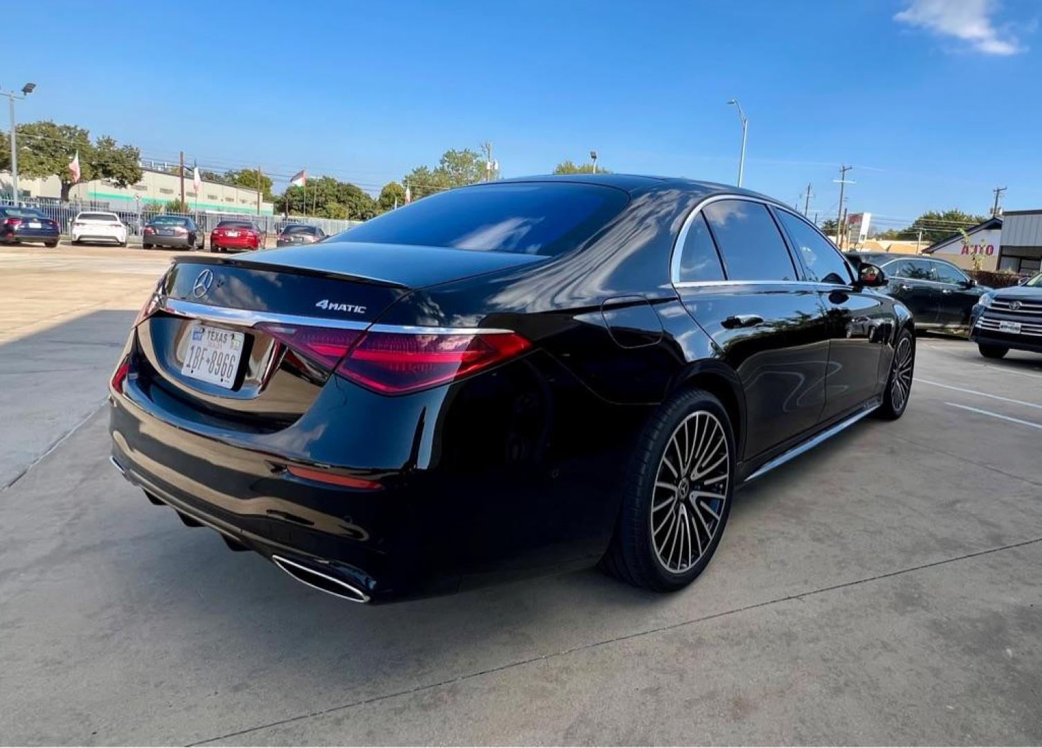 2022 Black MERCEDES-BENZ S-CLASS S580 4MATIC (W1K6G7GB3NA) with an 4.0L engine, Automatic transmission, located at 4415 NE 28th St, Haltom City, TX, 76117, (817) 222-9334, 32.795322, -97.280937 - Photo#3