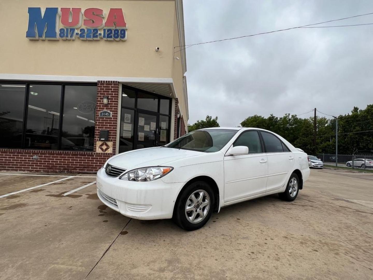 2006 White TOYOTA CAMRY LE (4T1BE32KX6U) with an 2.4L engine, Automatic transmission, located at 4415 NE 28th St, Haltom City, TX, 76117, (817) 222-9334, 32.795322, -97.280937 - Photo#0