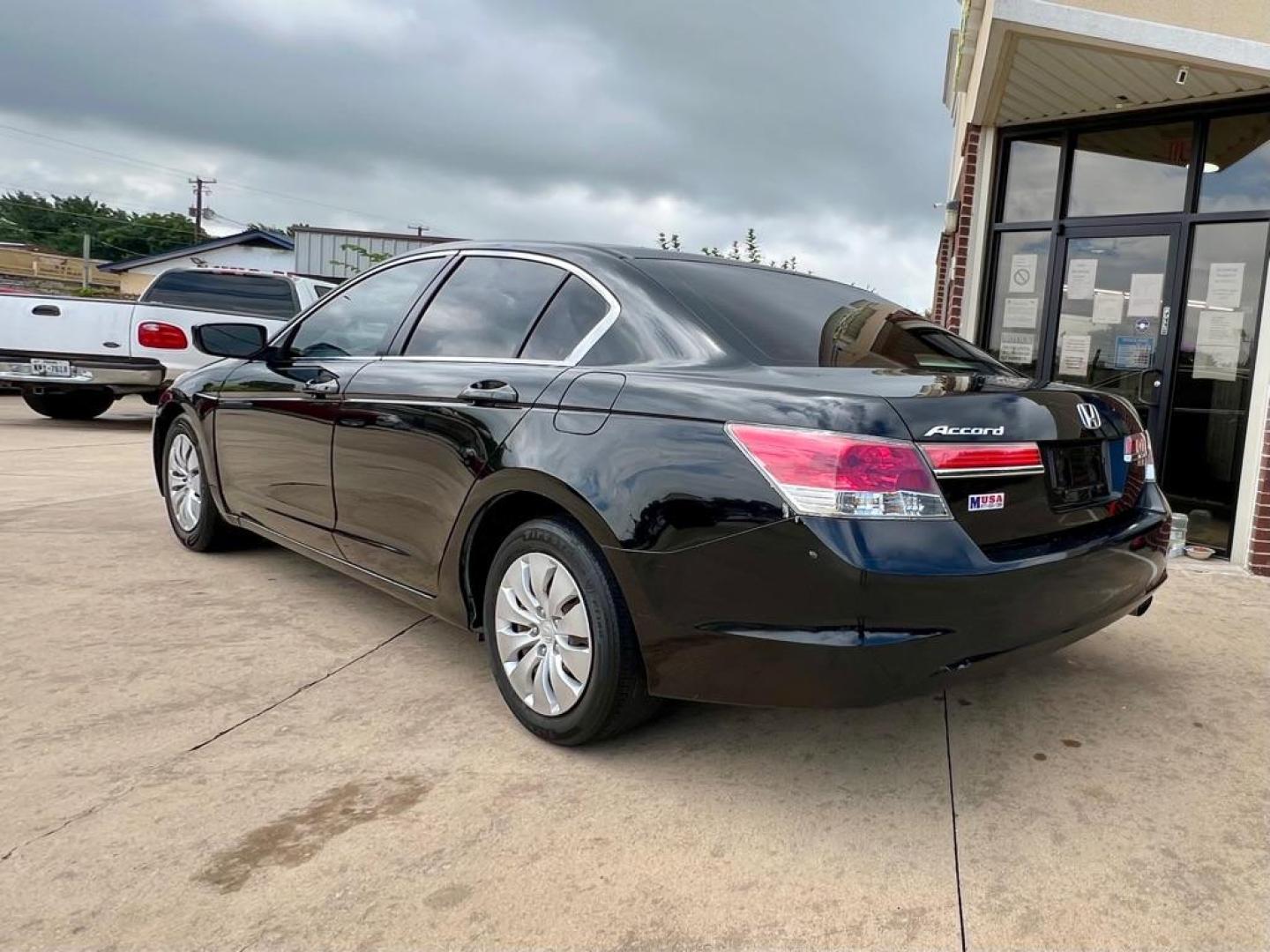 2011 Black HONDA ACCORD LX (1HGCP2F34BA) with an 2.4L engine, Automatic transmission, located at 4415 NE 28th St, Haltom City, TX, 76117, (817) 222-9334, 32.795322, -97.280937 - Photo#3