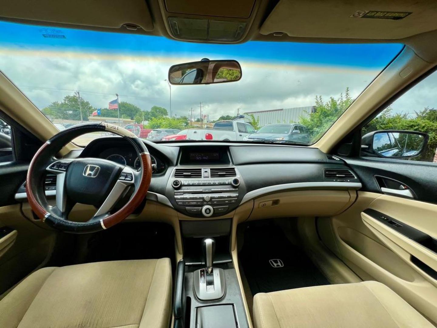 2011 Black HONDA ACCORD LX (1HGCP2F34BA) with an 2.4L engine, Automatic transmission, located at 4415 NE 28th St, Haltom City, TX, 76117, (817) 222-9334, 32.795322, -97.280937 - Photo#5