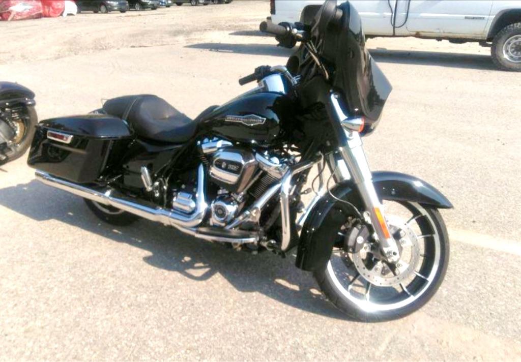 photo of 2023 HARLEY-DAVIDSON FLHX 