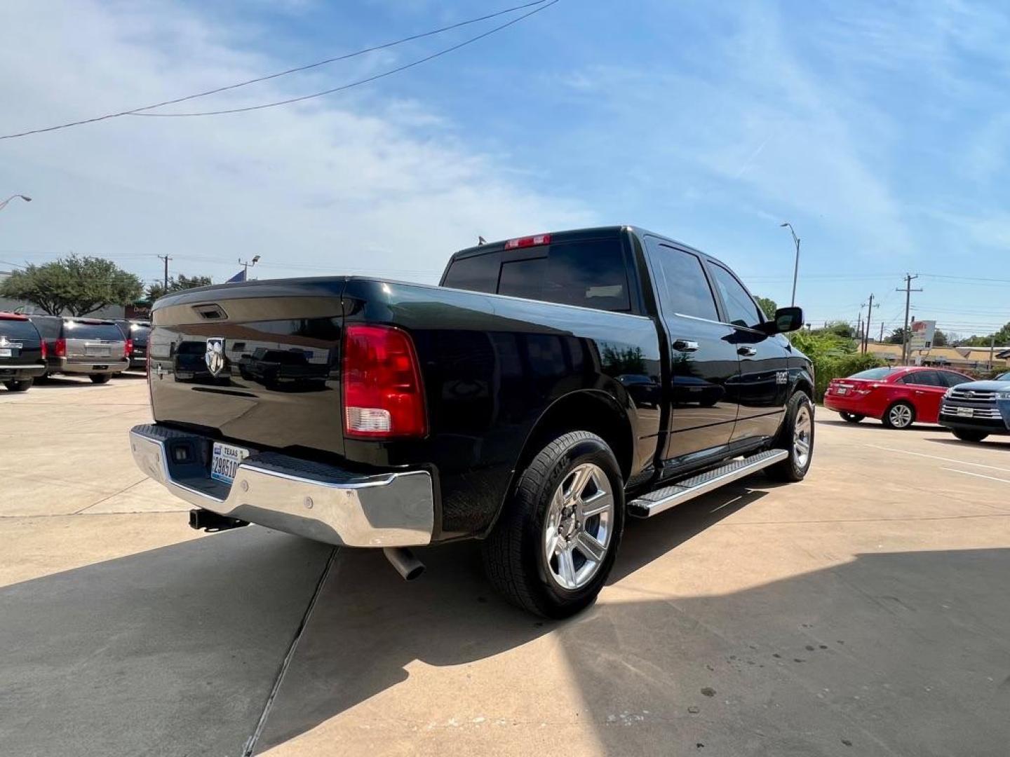 2017 Black RAM 1500 SLT (1C6RR6LG6HS) with an 3.6L engine, Automatic transmission, located at 4415 NE 28th St, Haltom City, TX, 76117, (817) 222-9334, 32.795322, -97.280937 - Photo#5