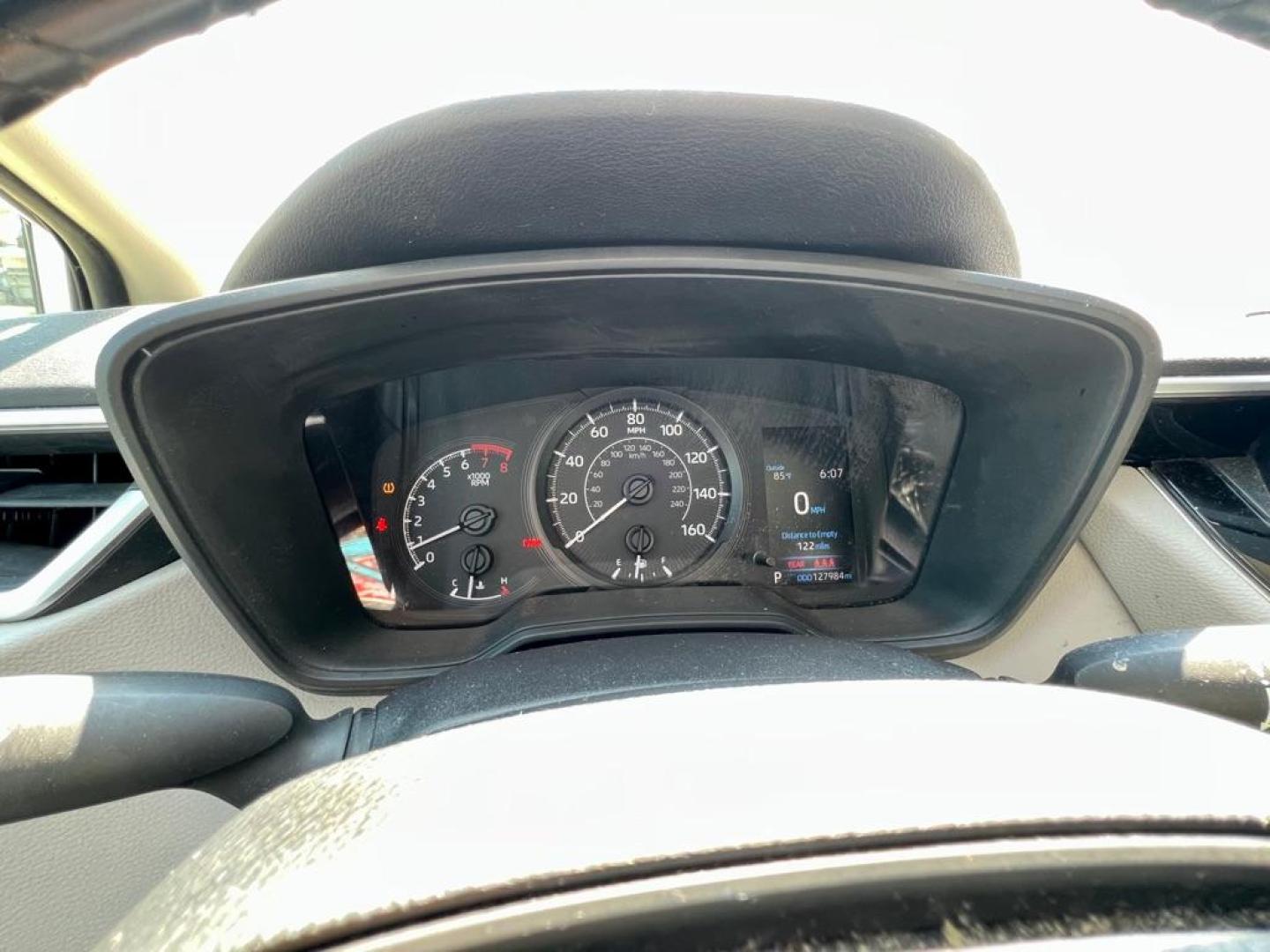 2021 White TOYOTA COROLLA L (5YFDPMAE7MP) with an 1.8L engine, Continuously Variable transmission, located at 4415 NE 28th St, Haltom City, TX, 76117, (817) 222-9334, 32.795322, -97.280937 - Photo#8