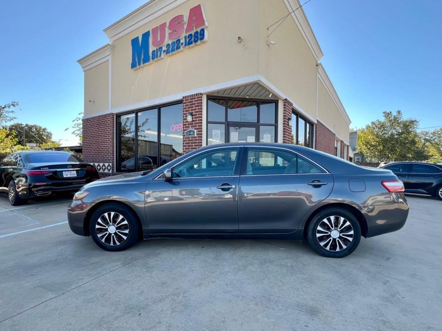2008 Gray TOYOTA CAMRY CE (4T1BE46K28U) with an 2.4L engine, Automatic transmission, located at 4415 NE 28th St, Haltom City, TX, 76117, (817) 222-9334, 32.795322, -97.280937 - Photo#2