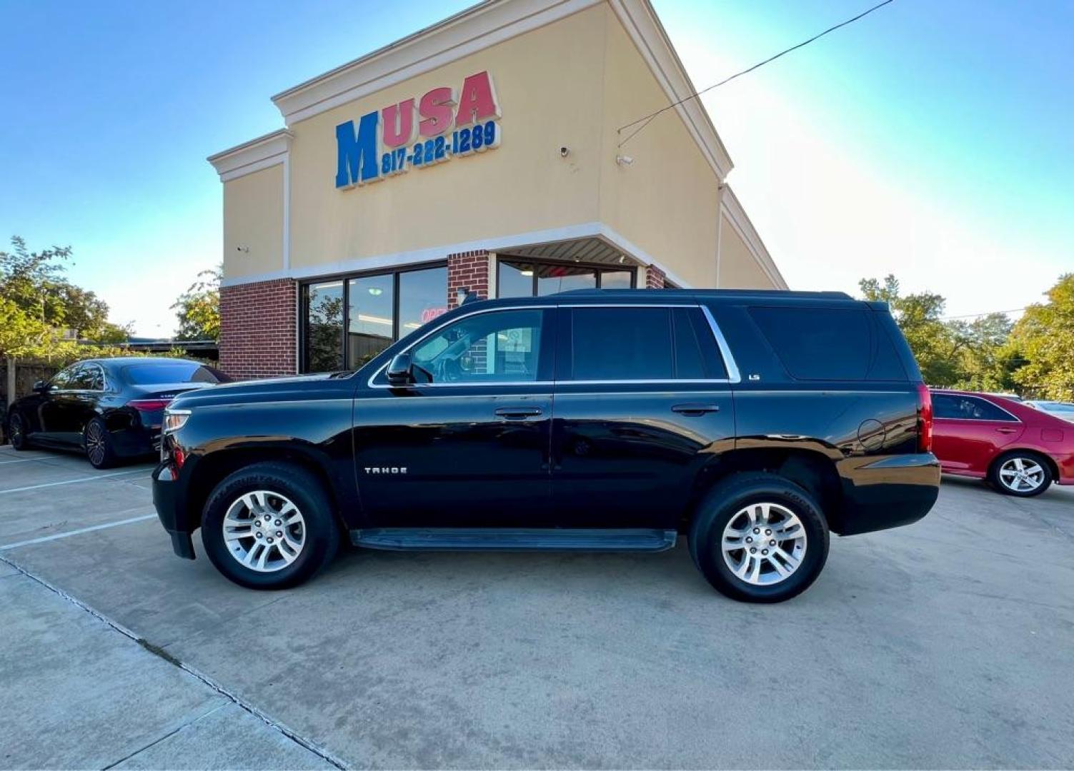 2016 Black CHEVROLET TAHOE 1500 LS (1GNSCAKC5GR) with an 5.3L engine, Automatic transmission, located at 4415 NE 28th St, Haltom City, TX, 76117, (817) 222-9334, 32.795322, -97.280937 - Photo#2