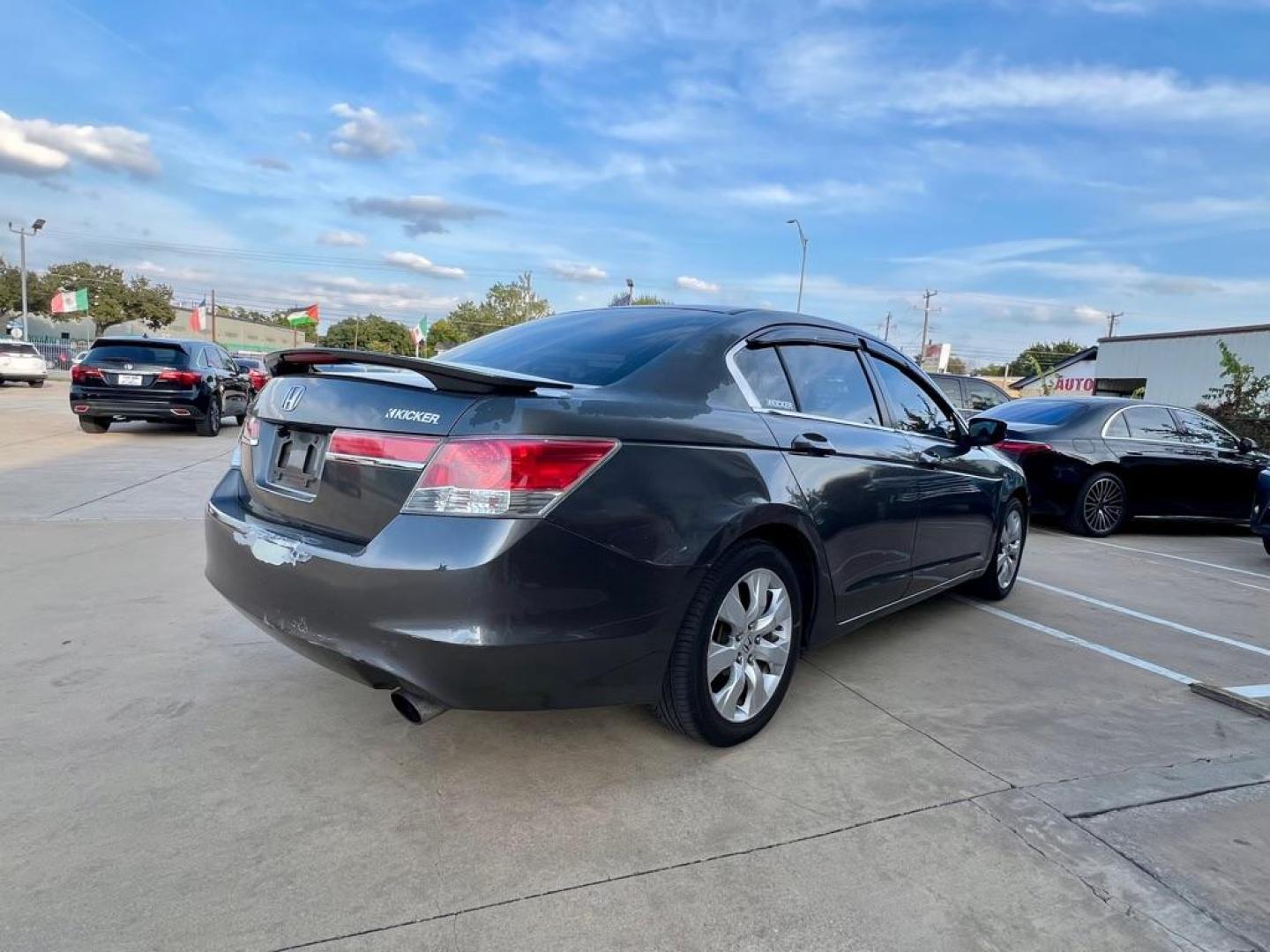 2011 Gray HONDA ACCORD LX (1HGCP2F37BA) with an 2.4L engine, Automatic transmission, located at 4415 NE 28th St, Haltom City, TX, 76117, (817) 222-9334, 32.795322, -97.280937 - Photo#5