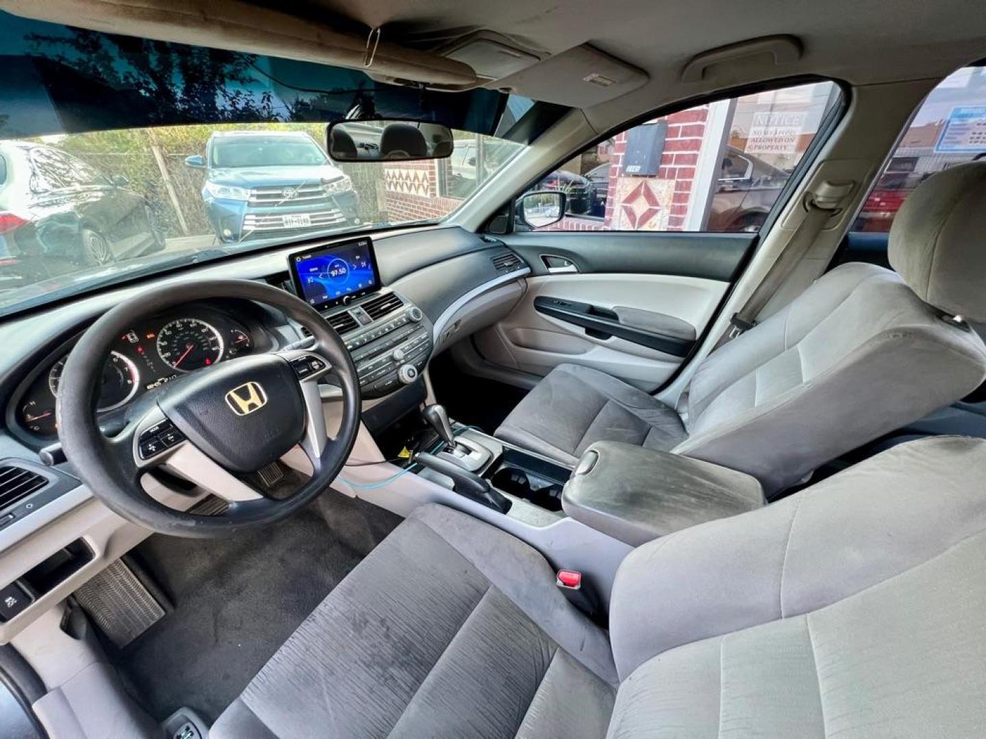 2011 Gray HONDA ACCORD LX (1HGCP2F37BA) with an 2.4L engine, Automatic transmission, located at 4415 NE 28th St, Haltom City, TX, 76117, (817) 222-9334, 32.795322, -97.280937 - Photo#6