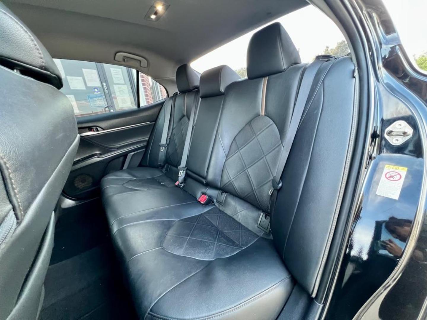 2018 Black TOYOTA CAMRY L (4T1B11HK0JU) with an 2.5L engine, Automatic transmission, located at 4415 NE 28th St, Haltom City, TX, 76117, (817) 222-9334, 32.795322, -97.280937 - Photo#9