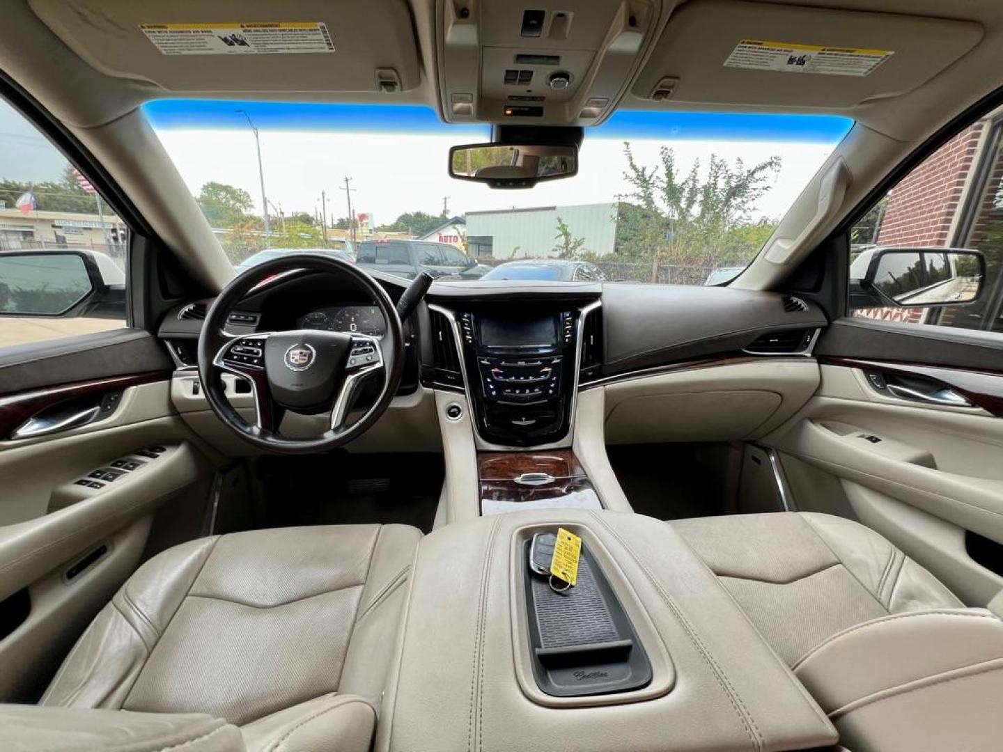 2015 White CADILLAC ESCALADE ESV LUXURY (1GYS3HKJ7FR) with an 6.2L engine, Automatic transmission, located at 4415 NE 28th St, Haltom City, TX, 76117, (817) 222-9334, 32.795322, -97.280937 - Photo#7