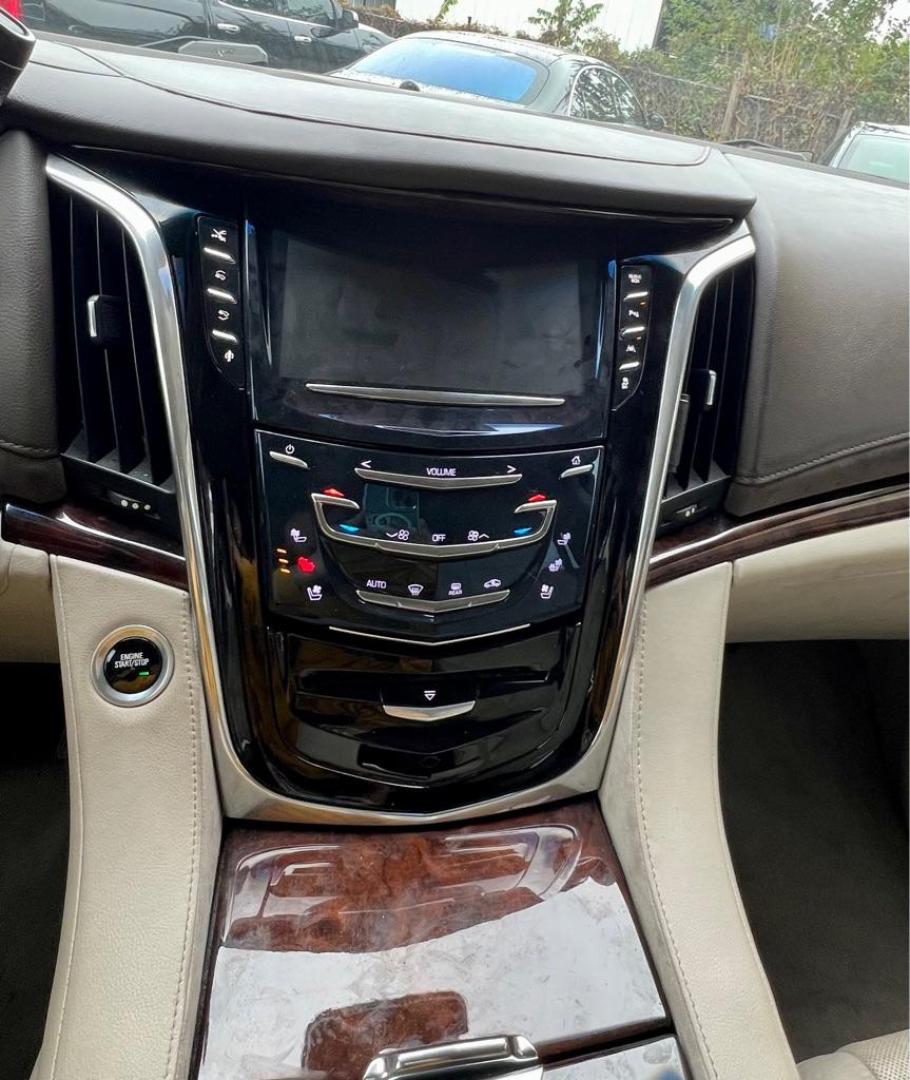 2015 White CADILLAC ESCALADE ESV LUXURY (1GYS3HKJ7FR) with an 6.2L engine, Automatic transmission, located at 4415 NE 28th St, Haltom City, TX, 76117, (817) 222-9334, 32.795322, -97.280937 - Photo#9