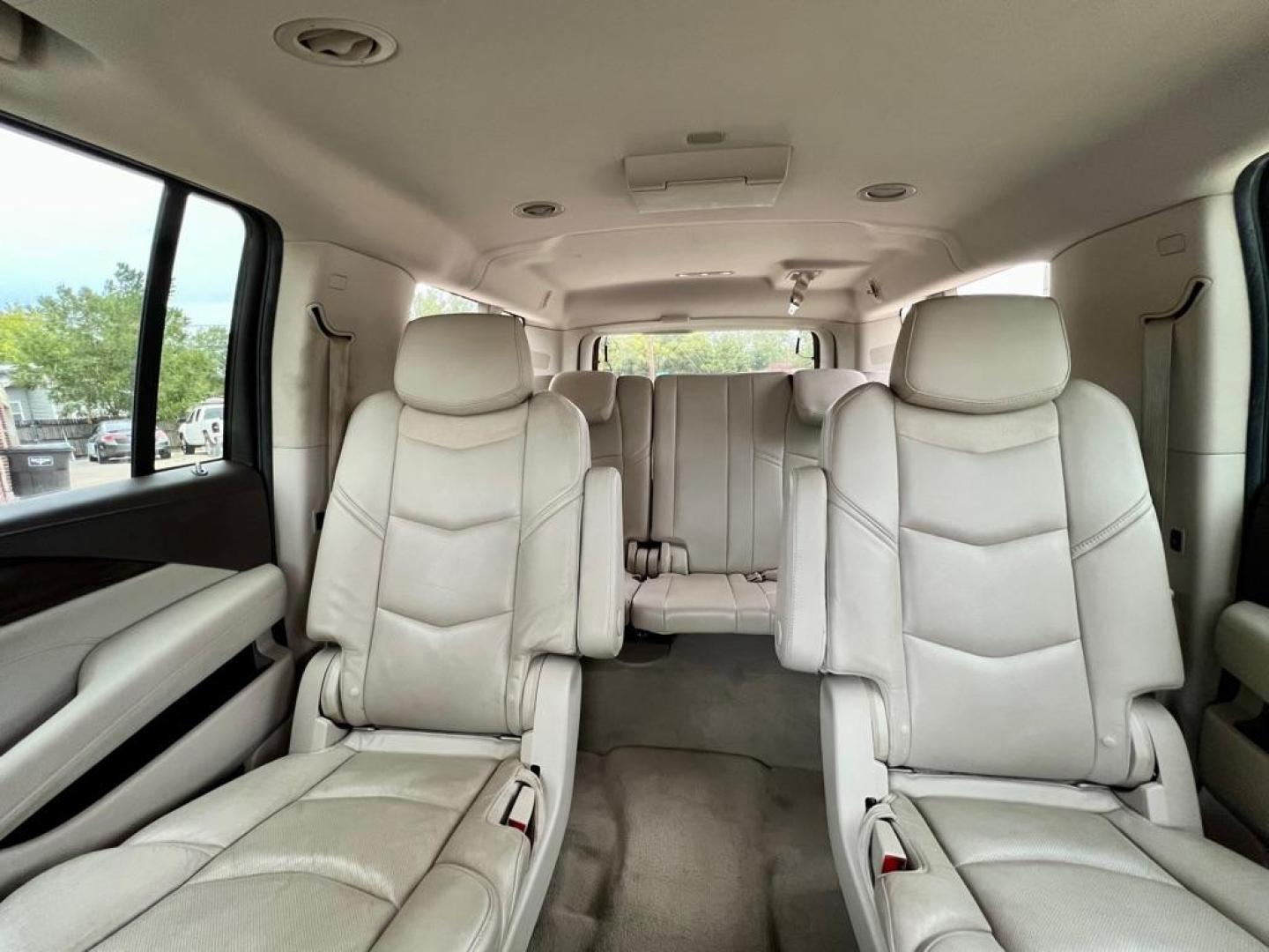 2015 White CADILLAC ESCALADE ESV LUXURY (1GYS3HKJ7FR) with an 6.2L engine, Automatic transmission, located at 4415 NE 28th St, Haltom City, TX, 76117, (817) 222-9334, 32.795322, -97.280937 - Photo#10