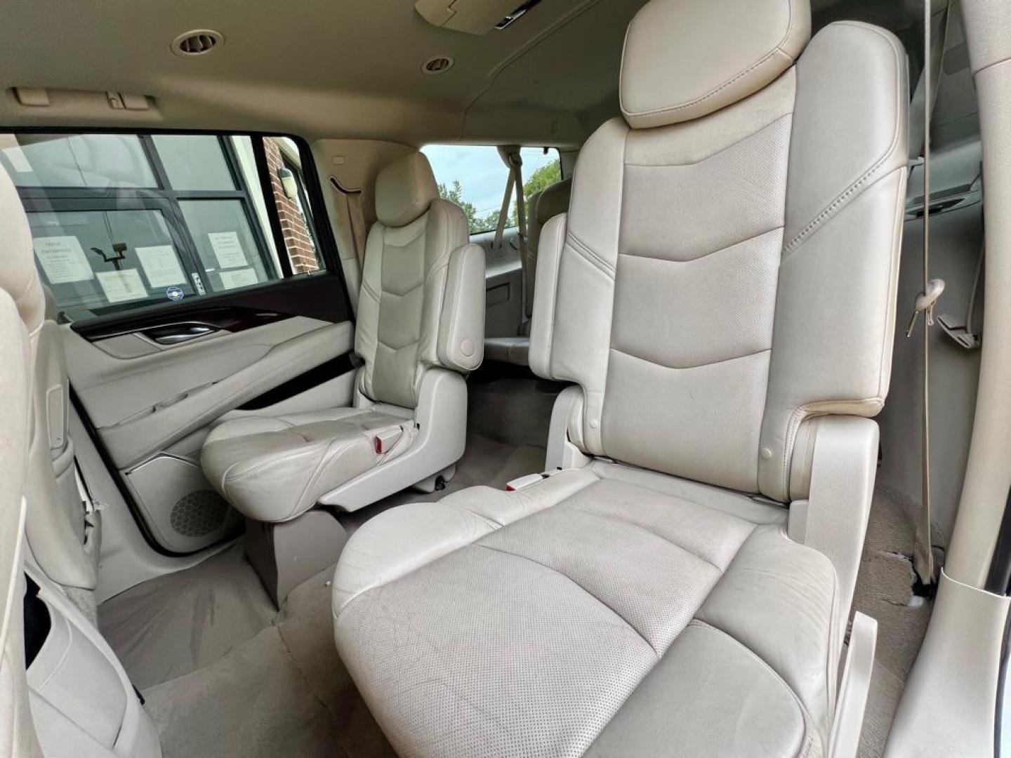 2015 White CADILLAC ESCALADE ESV LUXURY (1GYS3HKJ7FR) with an 6.2L engine, Automatic transmission, located at 4415 NE 28th St, Haltom City, TX, 76117, (817) 222-9334, 32.795322, -97.280937 - Photo#11