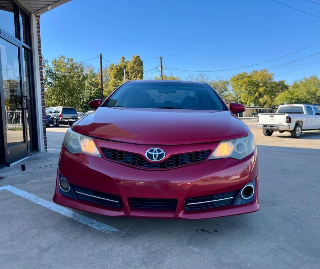 2014 Red TOYOTA CAMRY L (4T1BF1FK5EU) with an 2.5L engine, Automatic transmission, located at 4415 NE 28th St, Haltom City, TX, 76117, (817) 222-9334, 32.795322, -97.280937 - Photo#1