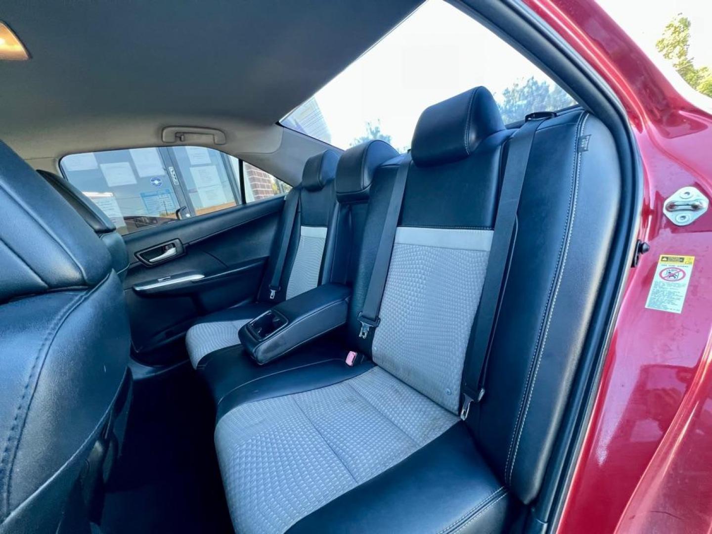 2014 Red TOYOTA CAMRY L (4T1BF1FK5EU) with an 2.5L engine, Automatic transmission, located at 4415 NE 28th St, Haltom City, TX, 76117, (817) 222-9334, 32.795322, -97.280937 - Photo#10