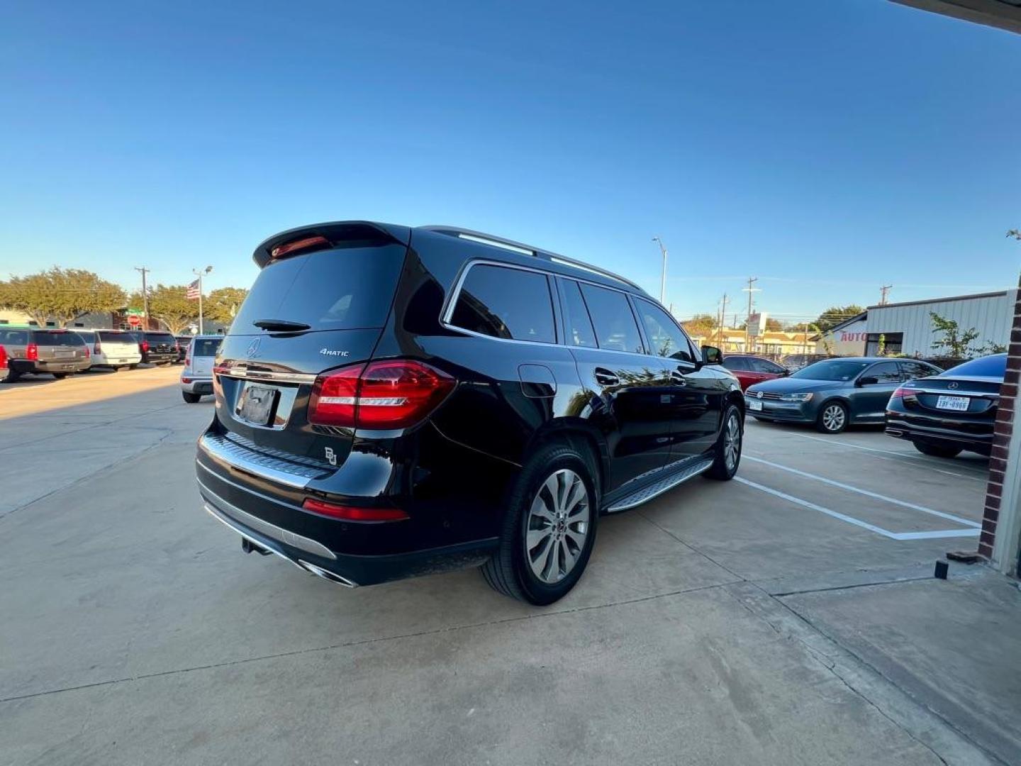 2017 Black MERCEDES-BENZ GLS 450 4MATIC (4JGDF6EE9HA) with an 3.0L engine, Automatic transmission, located at 4415 NE 28th St, Haltom City, TX, 76117, (817) 222-9334, 32.795322, -97.280937 - Photo#5