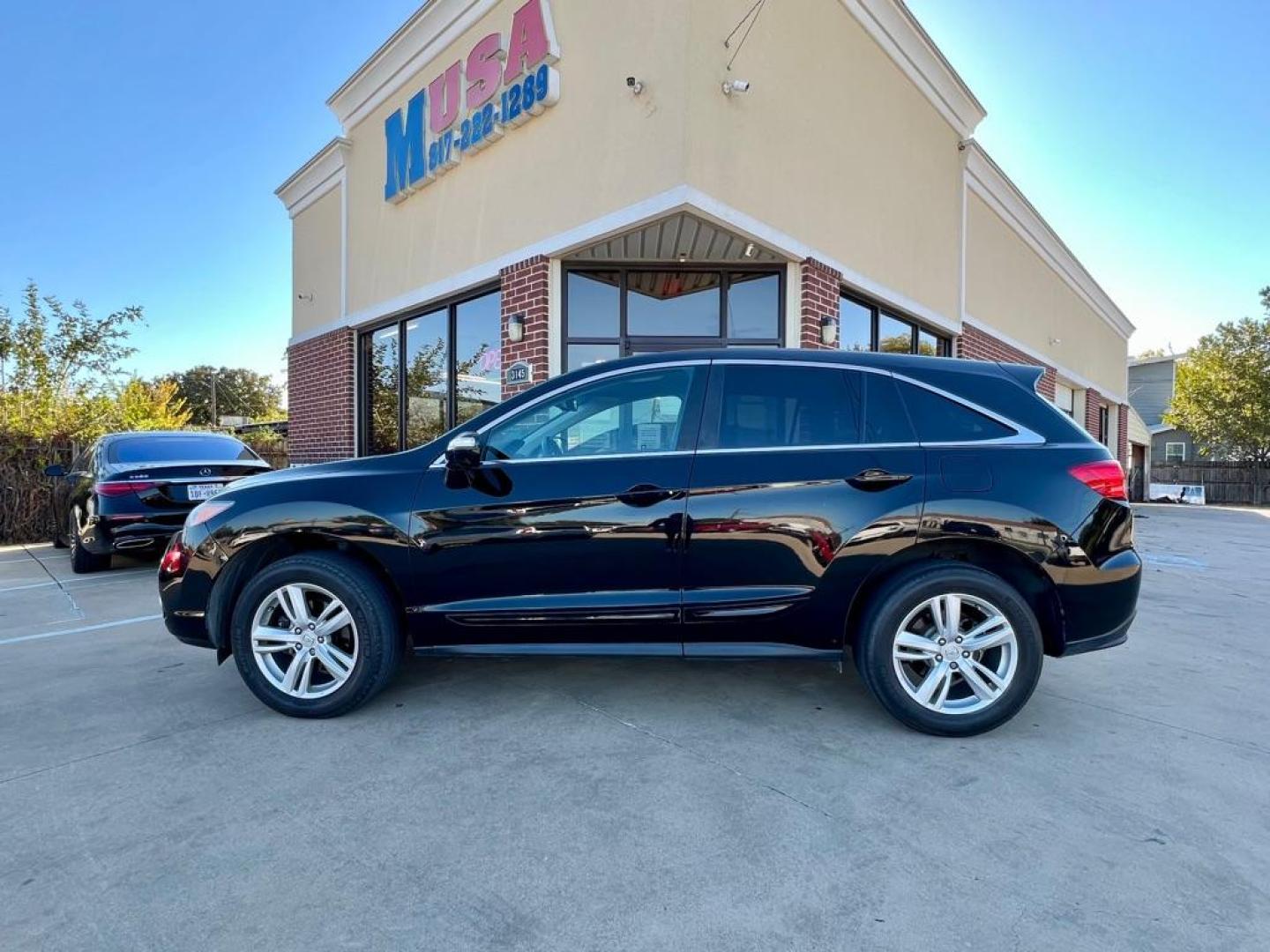 2014 Black ACURA RDX TECHNOLOGY (5J8TB3H50EL) with an 3.5L engine, Automatic transmission, located at 4415 NE 28th St, Haltom City, TX, 76117, (817) 222-9334, 32.795322, -97.280937 - Photo#2