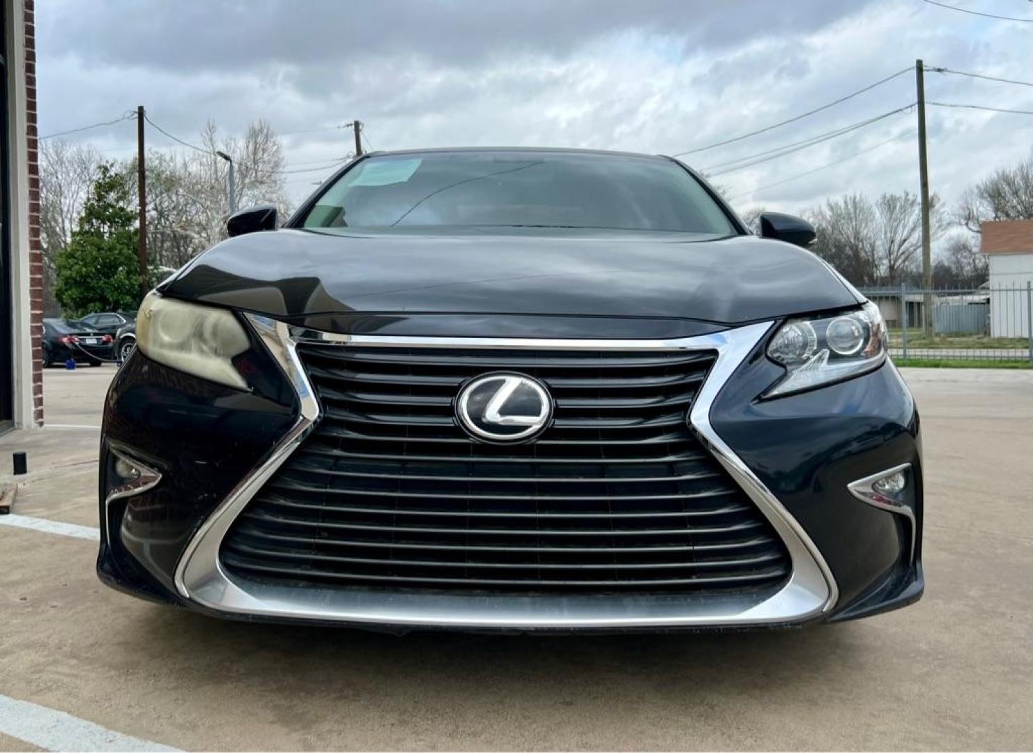 2016 Black LEXUS ES 350 (58ABK1GG7GU) with an 3.5L engine, Automatic transmission, located at 4415 NE 28th St, Haltom City, TX, 76117, (817) 222-9334, 32.795322, -97.280937 - Photo#1