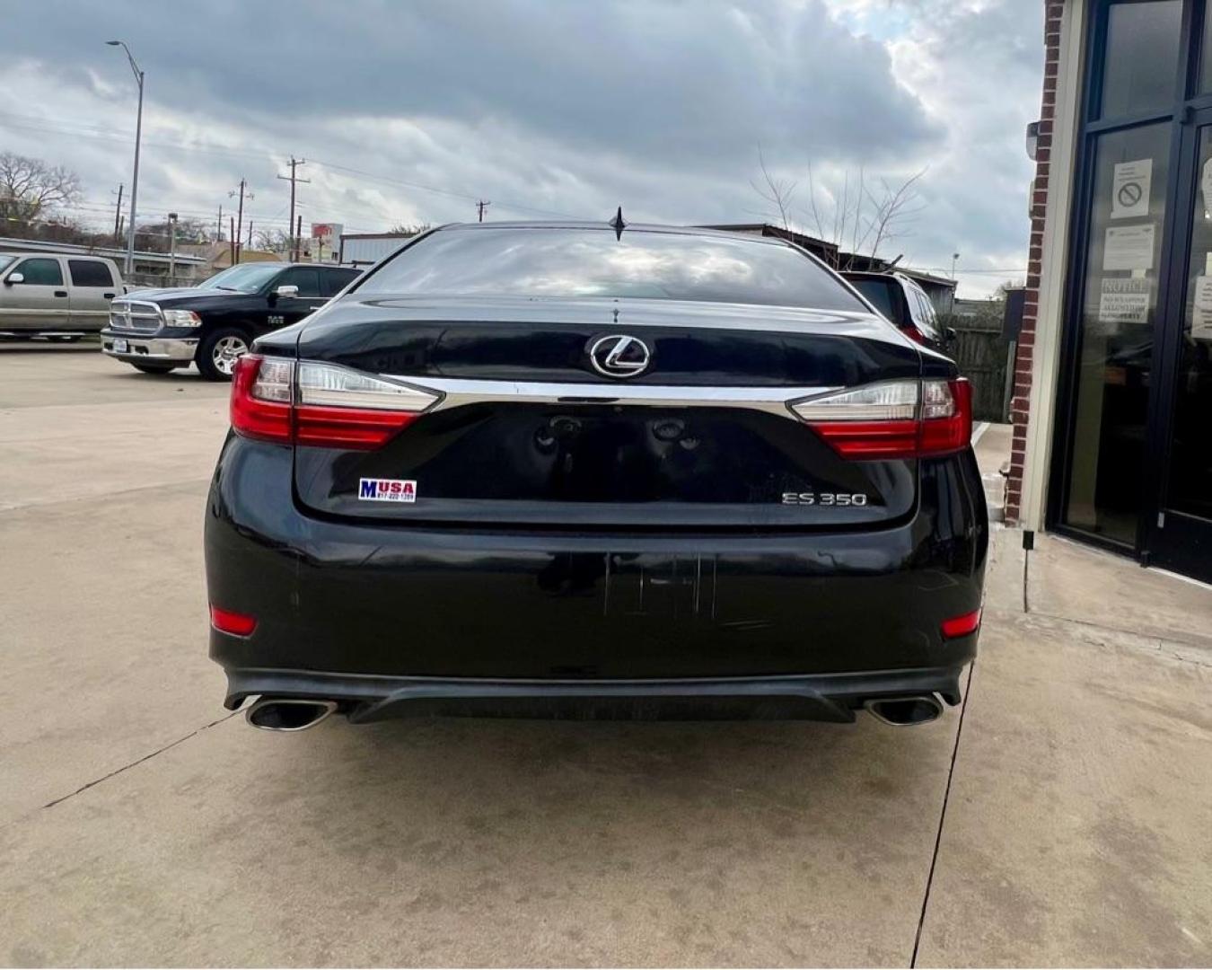 2016 Black LEXUS ES 350 (58ABK1GG7GU) with an 3.5L engine, Automatic transmission, located at 4415 NE 28th St, Haltom City, TX, 76117, (817) 222-9334, 32.795322, -97.280937 - Photo#3